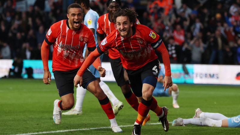 Luton beat Sunderland to reach Championship playoff final