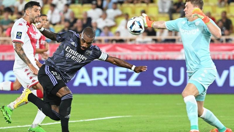 موناكو يستضيف ليون في مواجهة مرتقبة