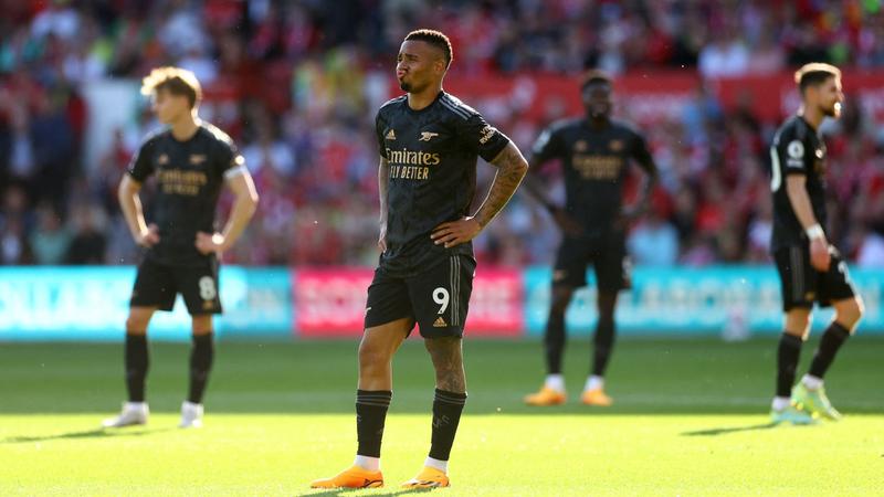 Arsenal defeat hands Man City Premier League title