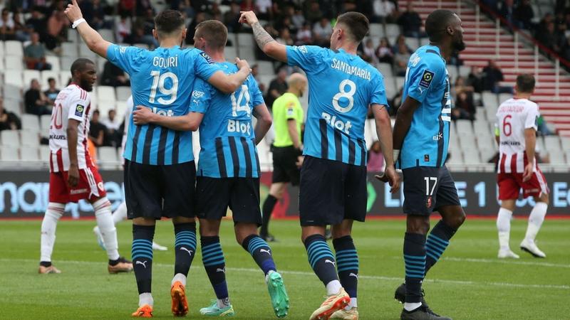 Rennes golea 0-5 en su visita al Ajaccio