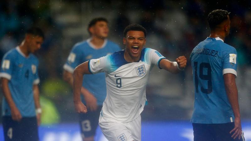 فوز ثمين لإنكلترا على أوروغواي