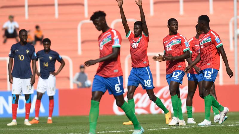 غامبيا تفاجئ فرنسا