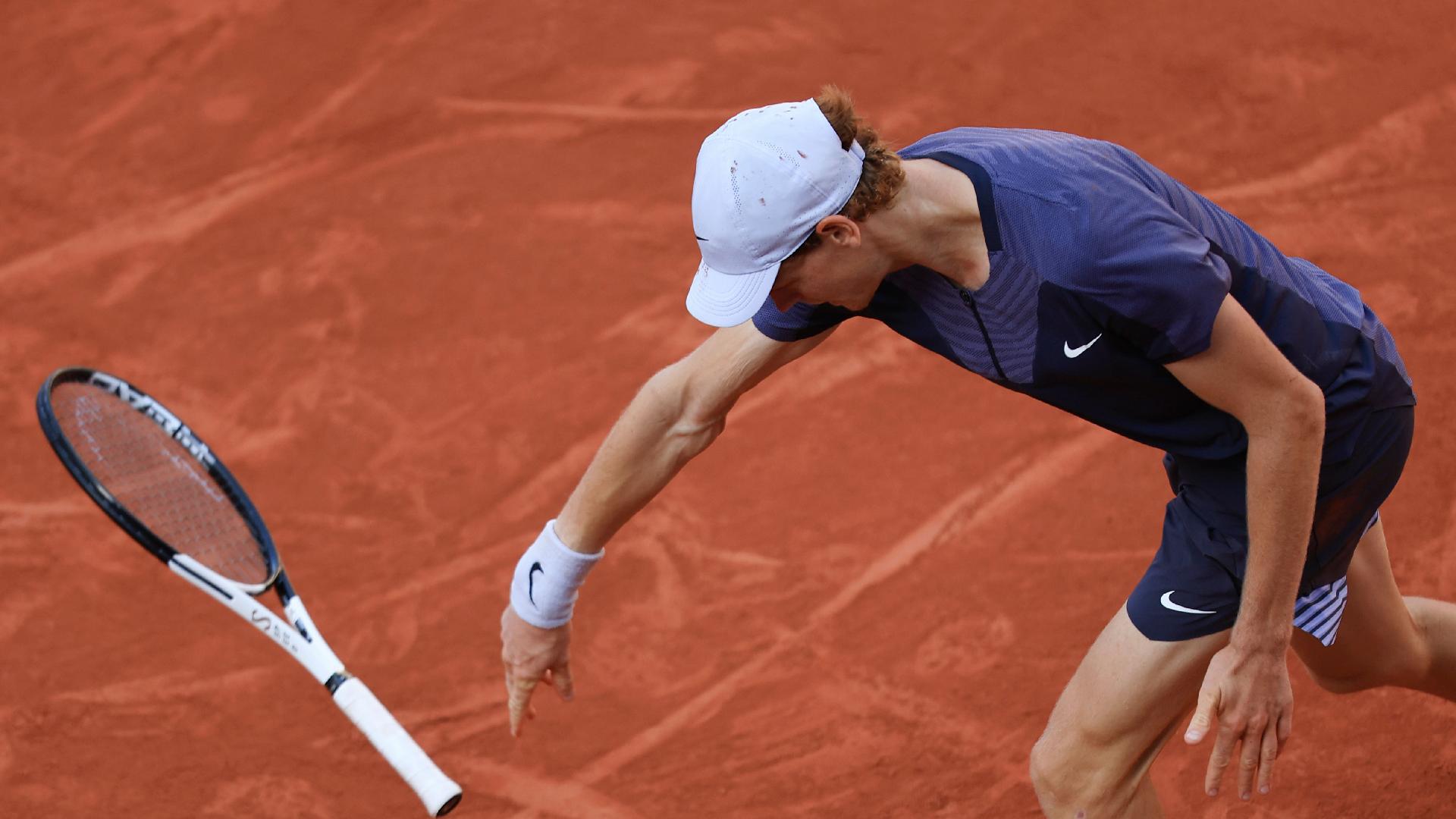 Sinner knocked out of French Open after five-h beIN SPORTS