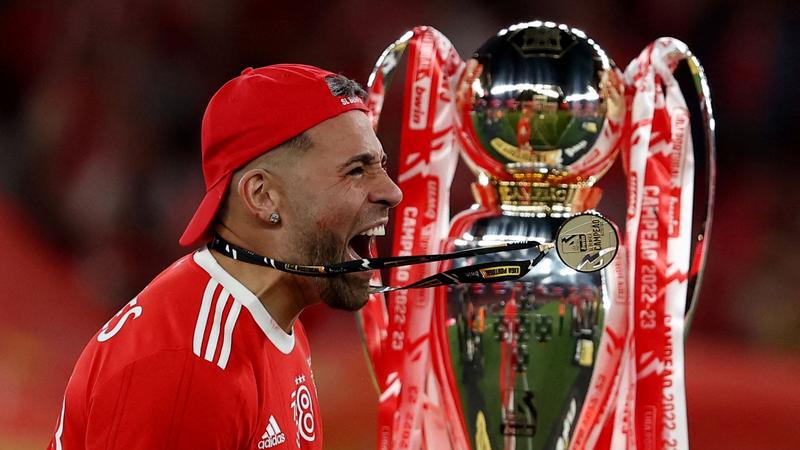 El argentino Otamendi renueva con el Benfica hasta 2025
