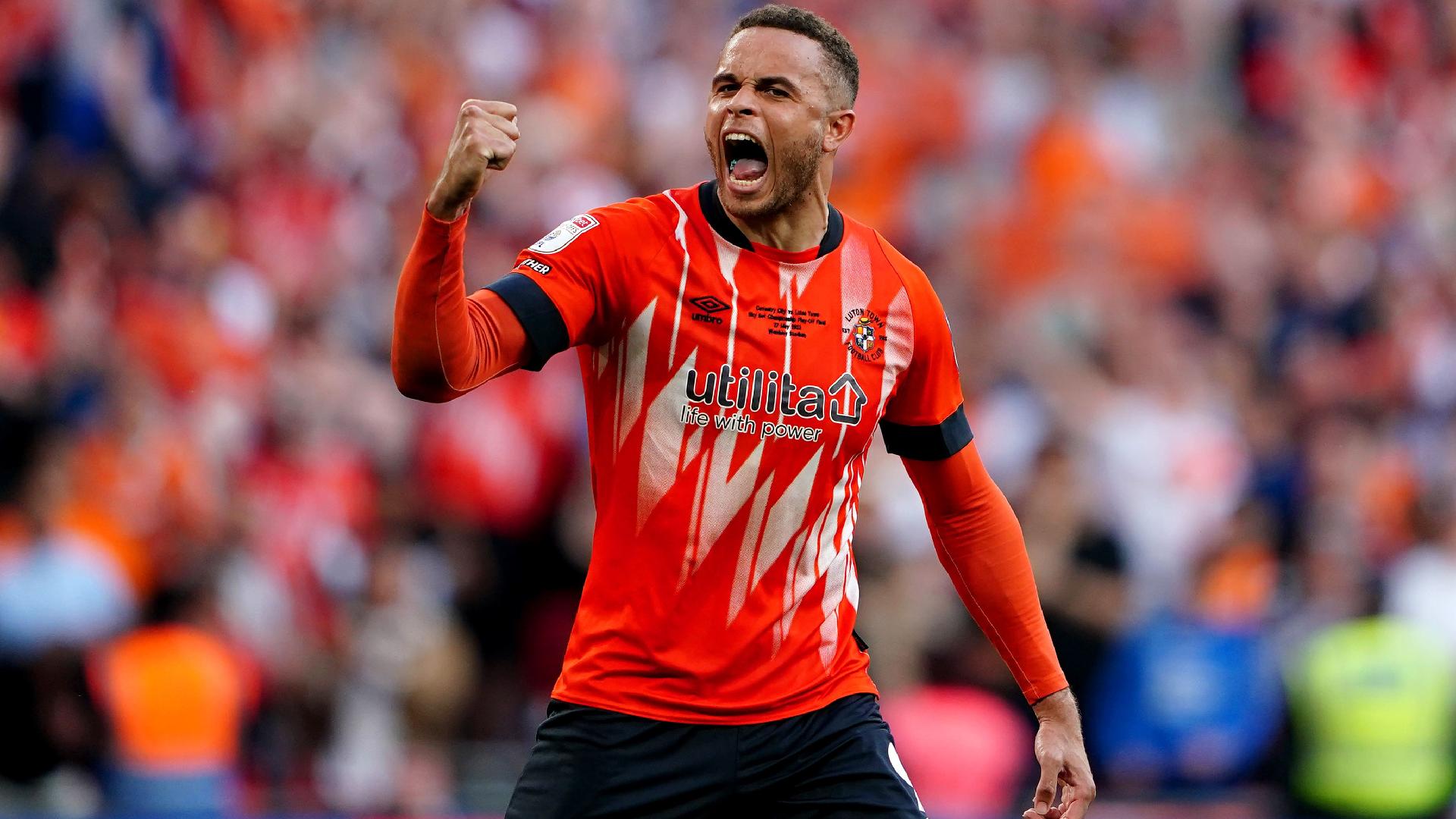 Luton striker Carlton Morris signs contract extension | beIN SPORTS