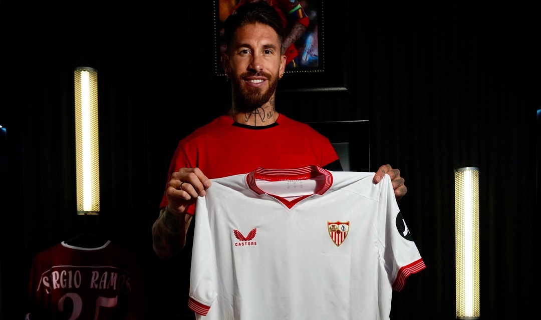 Sevilla Fútbol Club on X: 🎥 @SergioRamos vuelve a casa. ⚪️🔴  #WeareSevilla  / X