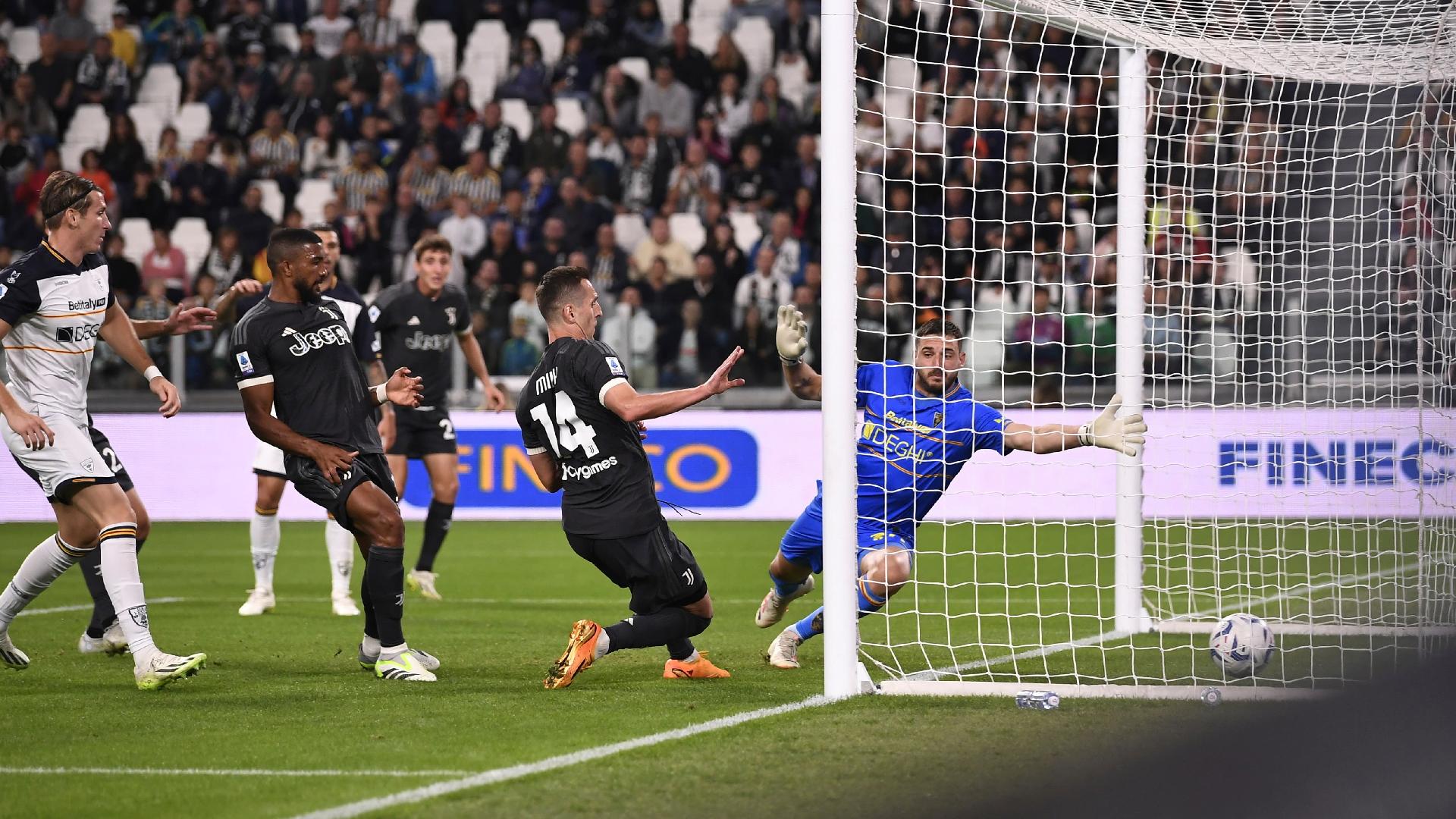Arkadiusz Milik fires Juventus to victory against Lecce as Bianconeri go second
