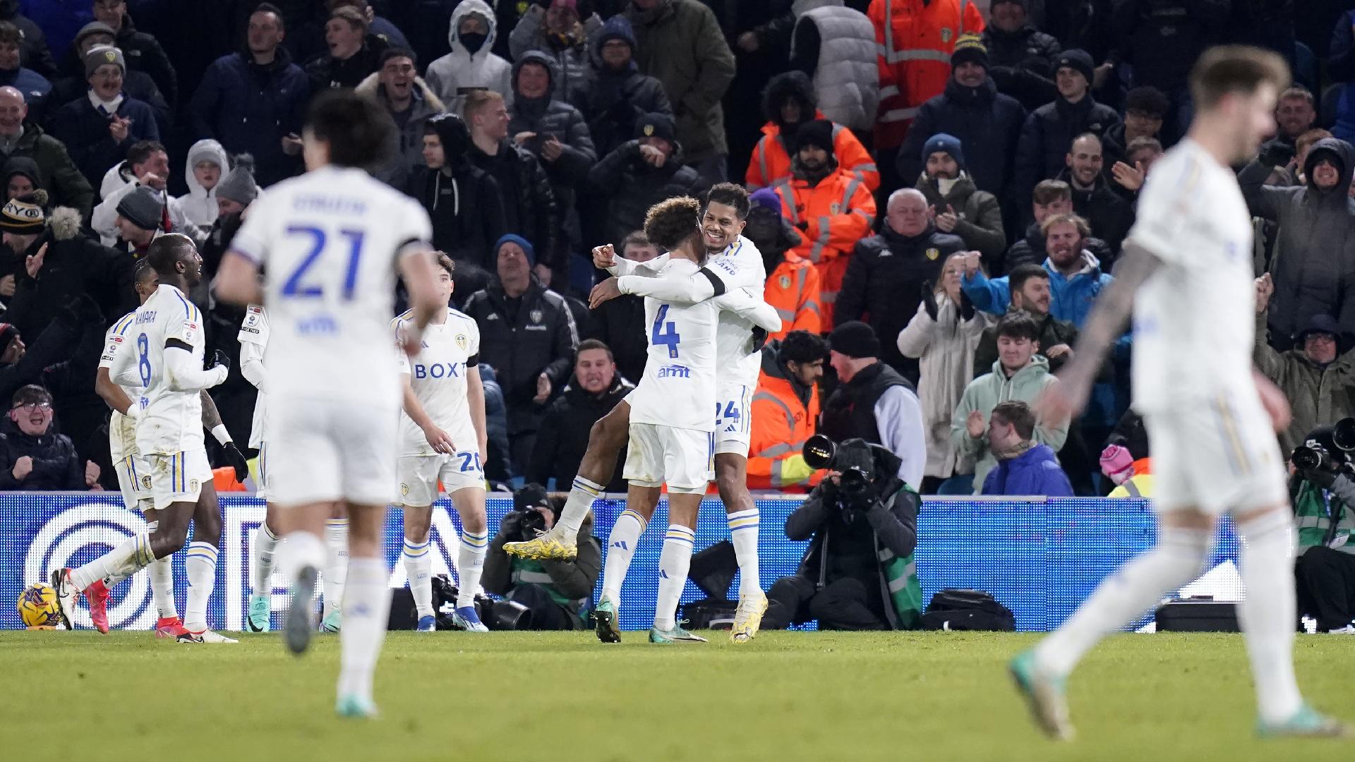 Leeds keep pressure on Championship pacesetters with win over Swansea