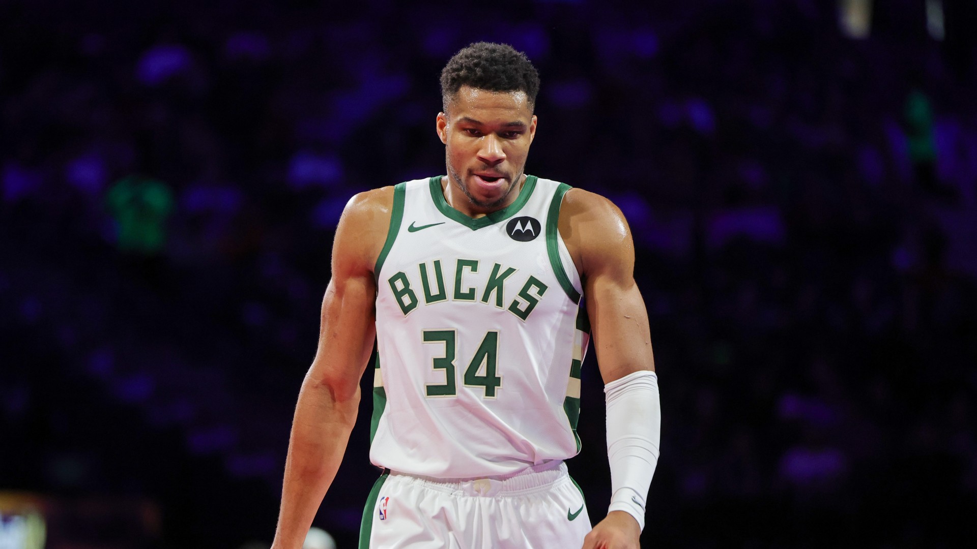 Giannis frustrated by Bucks display