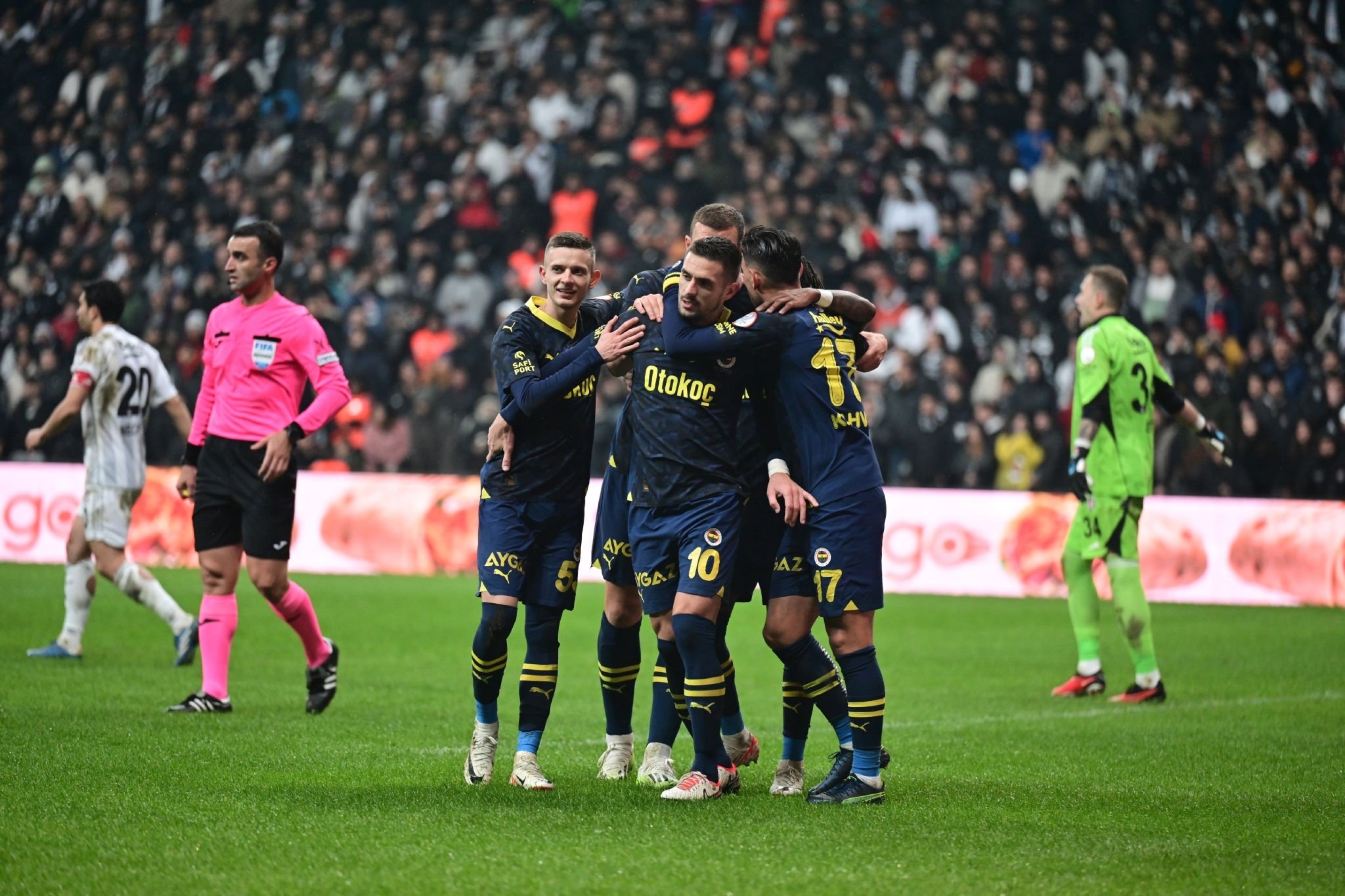 Süper Lig : Fenerbahce prend le derby et la tête du championnat