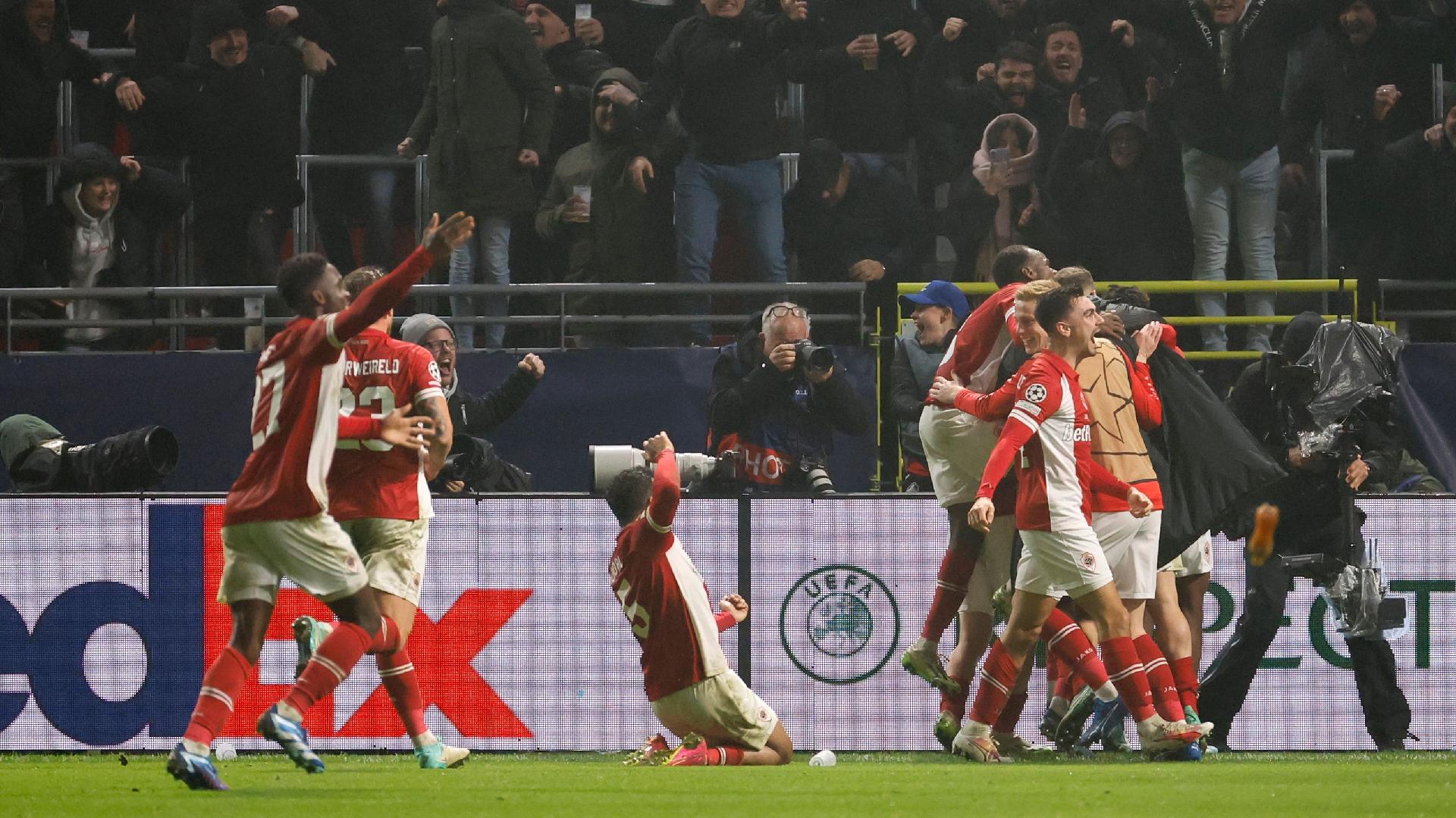 Barcelona beaten by Royal Antwerp after crazy finish in Belgium