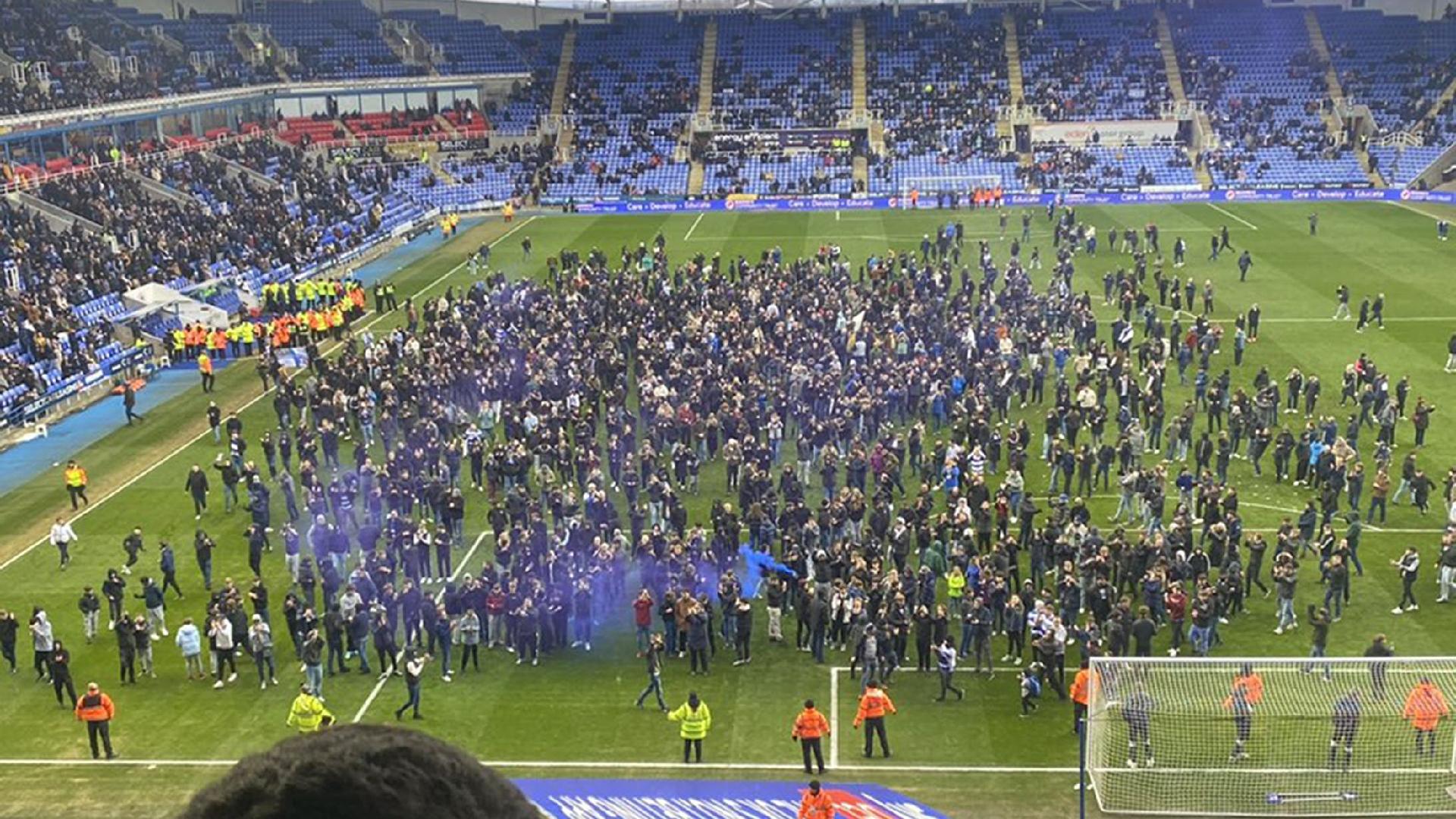 Reading-Port Vale clash off as home fans refuse to leave pitch