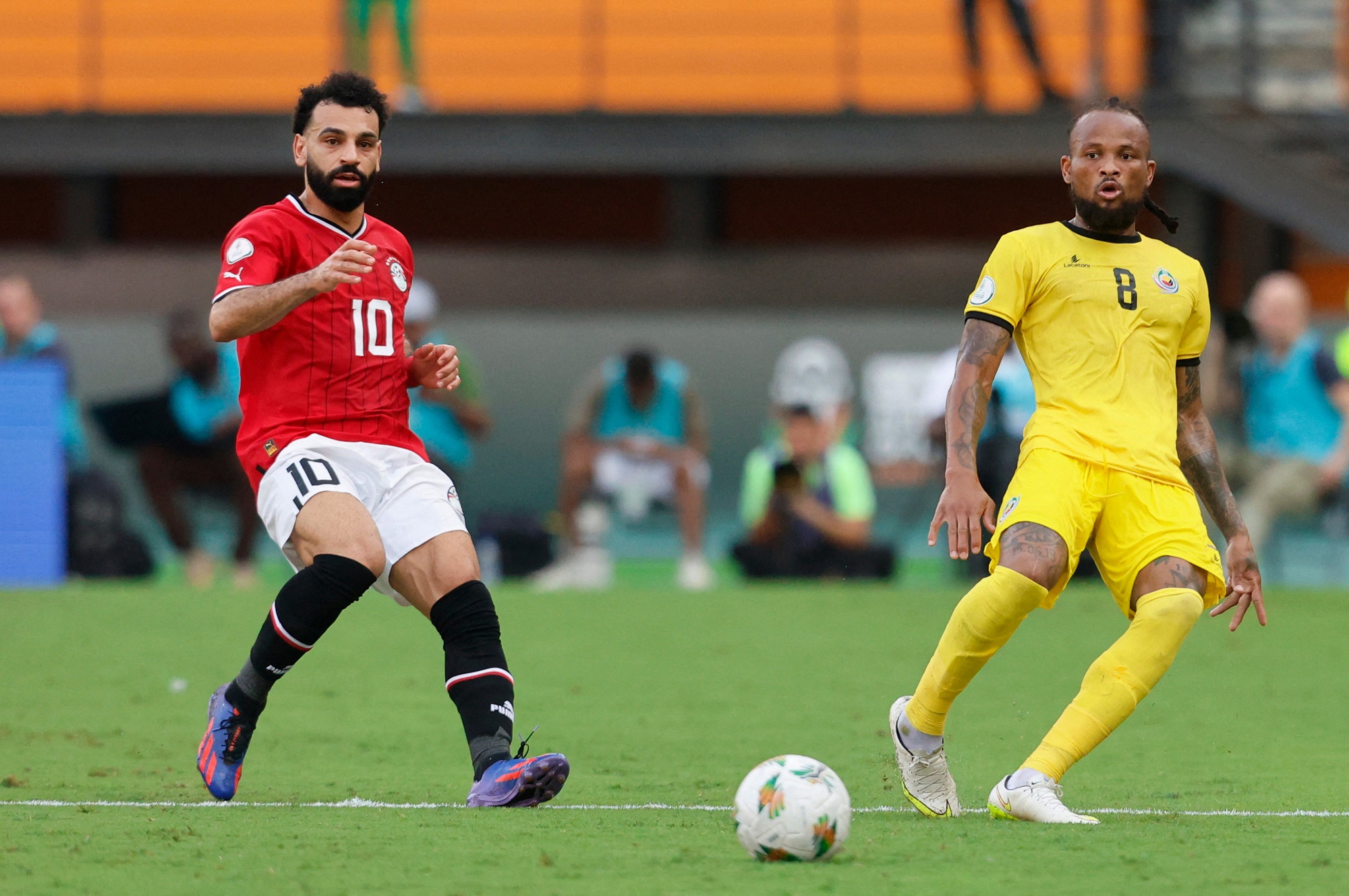 منتخب مصر ينجو من الخسارة ويتعادل مع موزمبيق