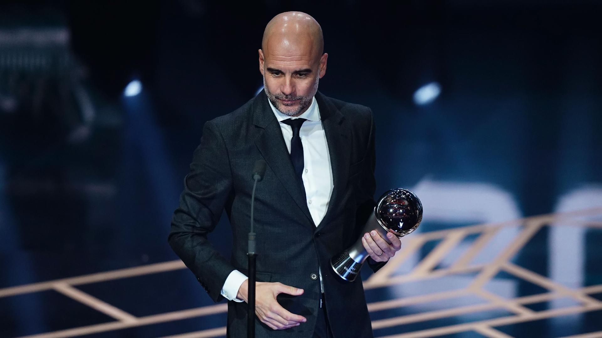 Pep Guardiola Menjadi Pelatih Terbaik FIFA Football Awards 2023