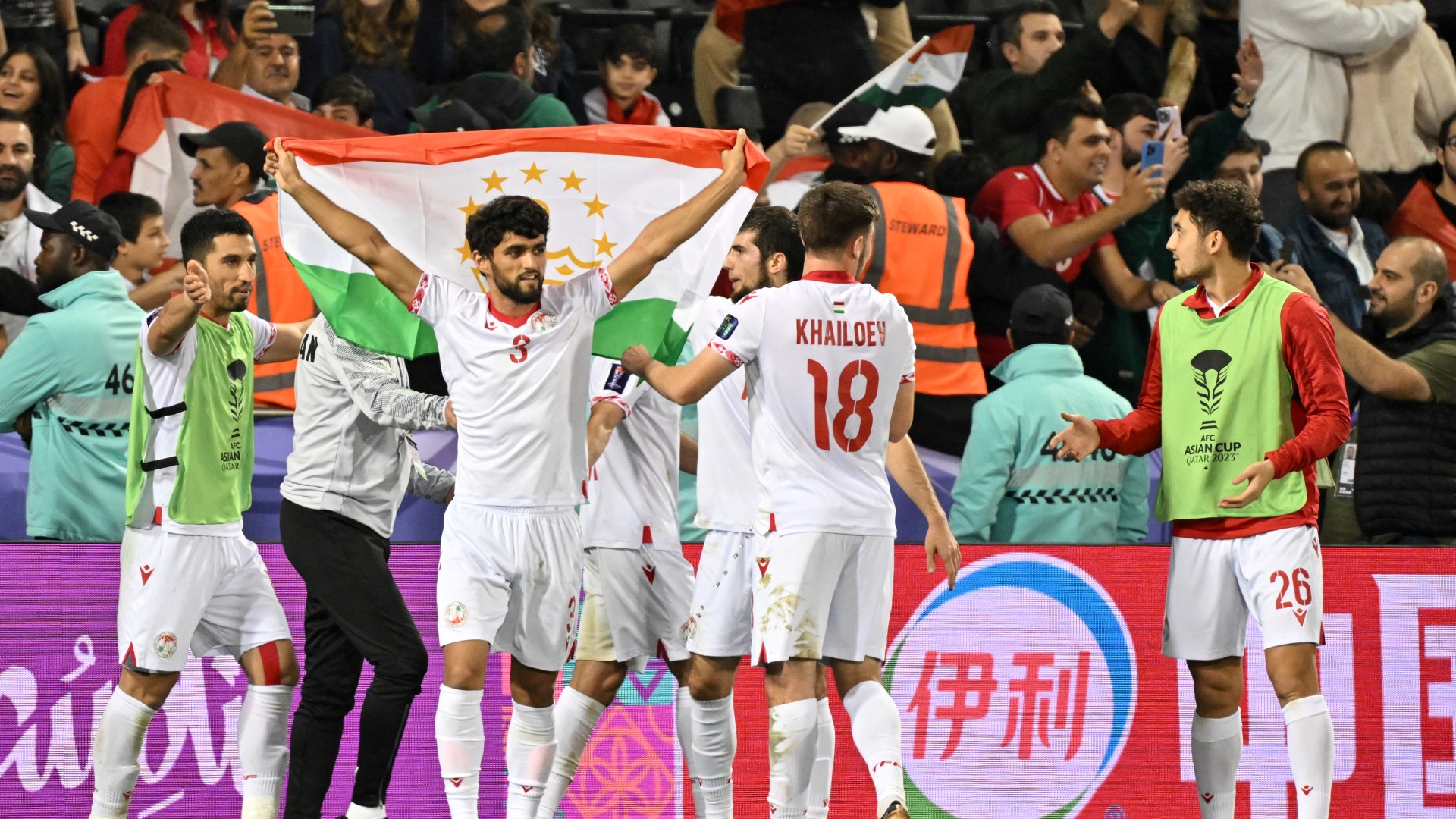Tajikistan, Qatar into last 16