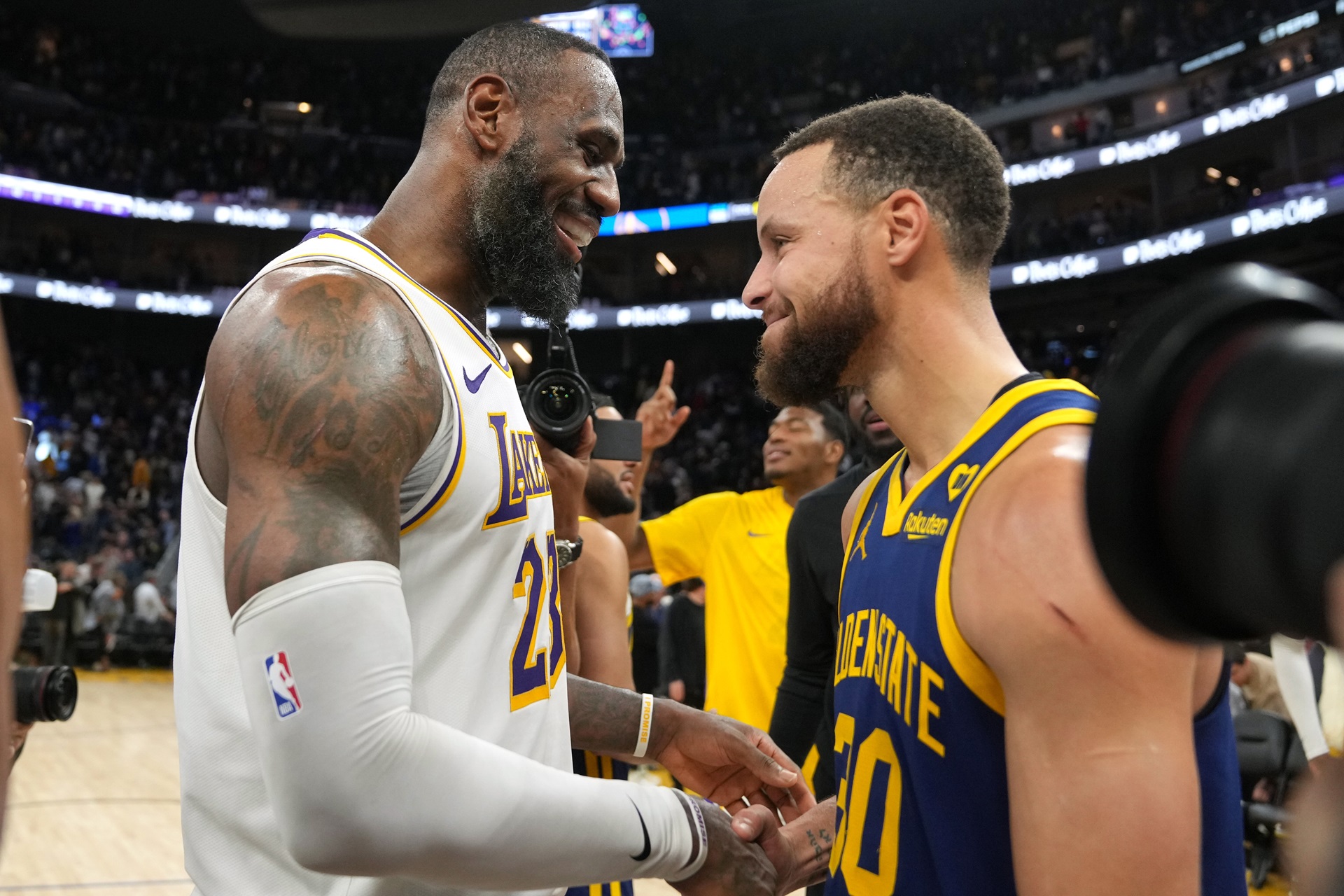 Les Warriors ont essay de monter un transfert pour LeBron James