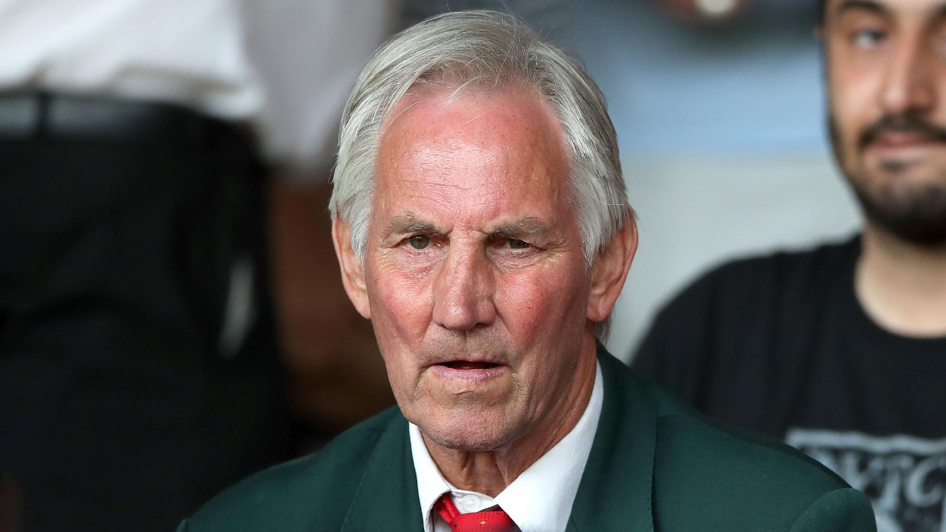 Former Aston Villa and Northern Ireland defender Chris Nicholl dies at age  of 77 | beIN SPORTS