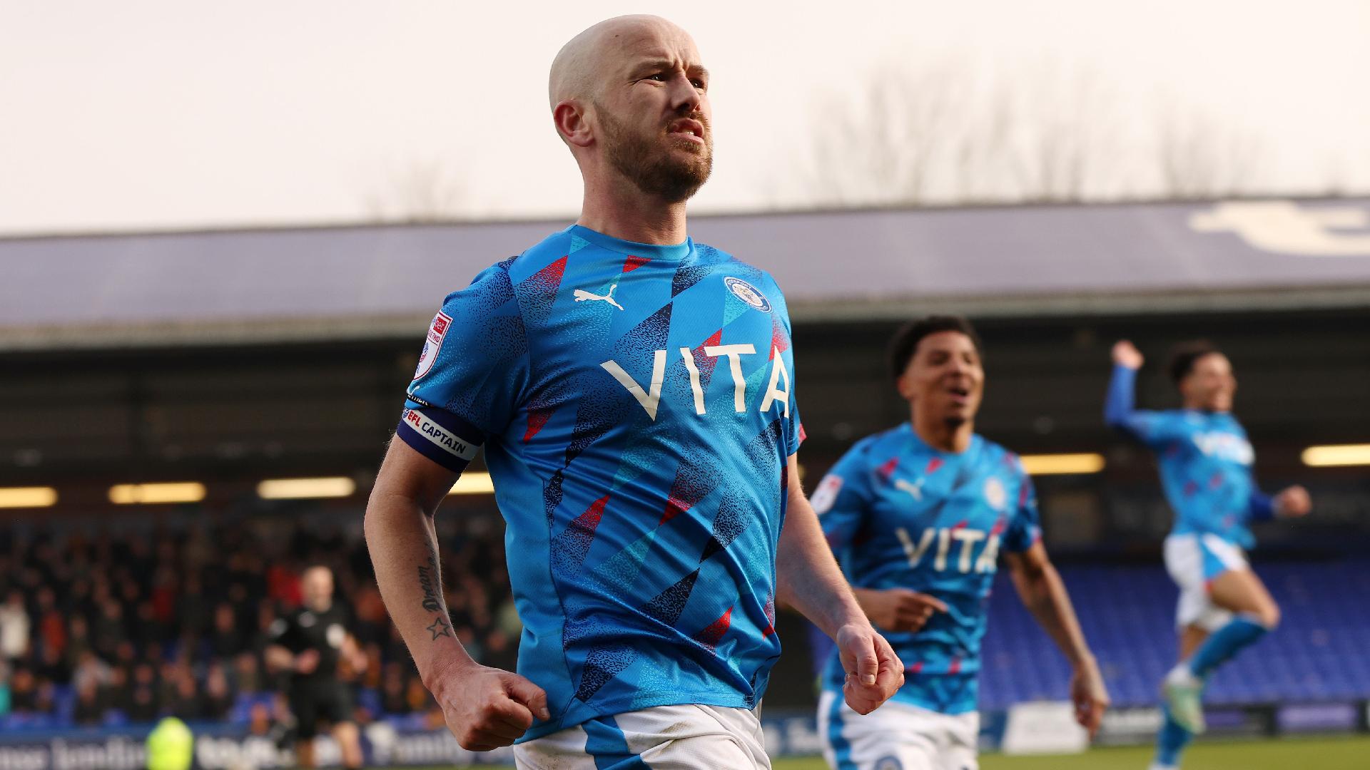 Five-star display from Stockport sees them close in on League Two leaders