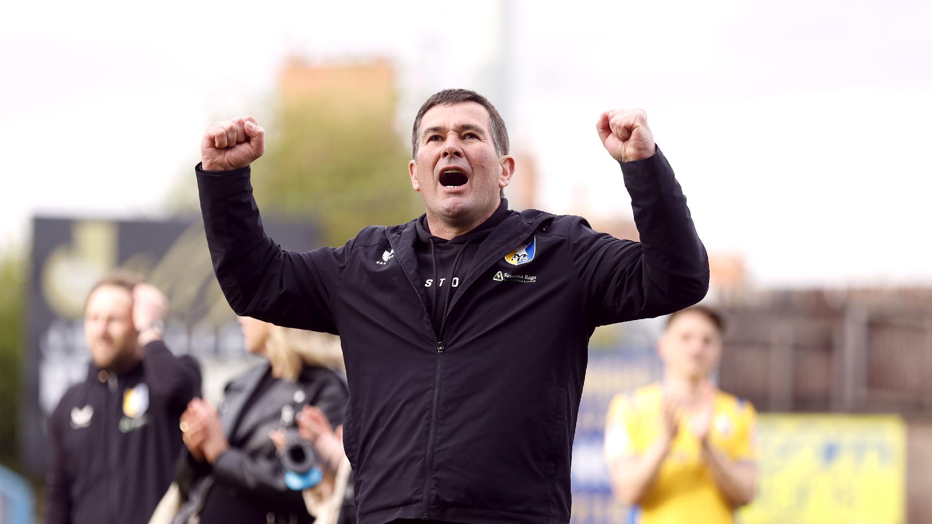 Nigel Clough urges Mansfield to end season with win and claim top-two finish