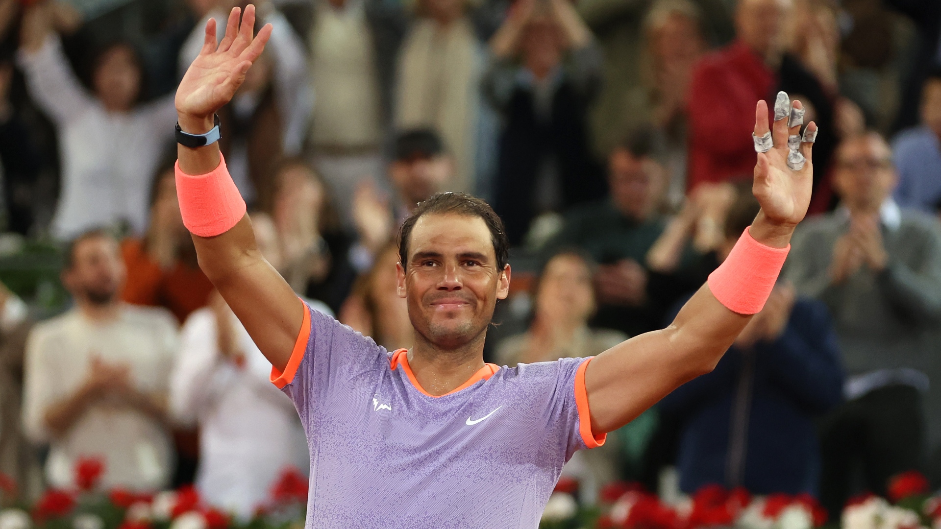 Nadal roars to victory
