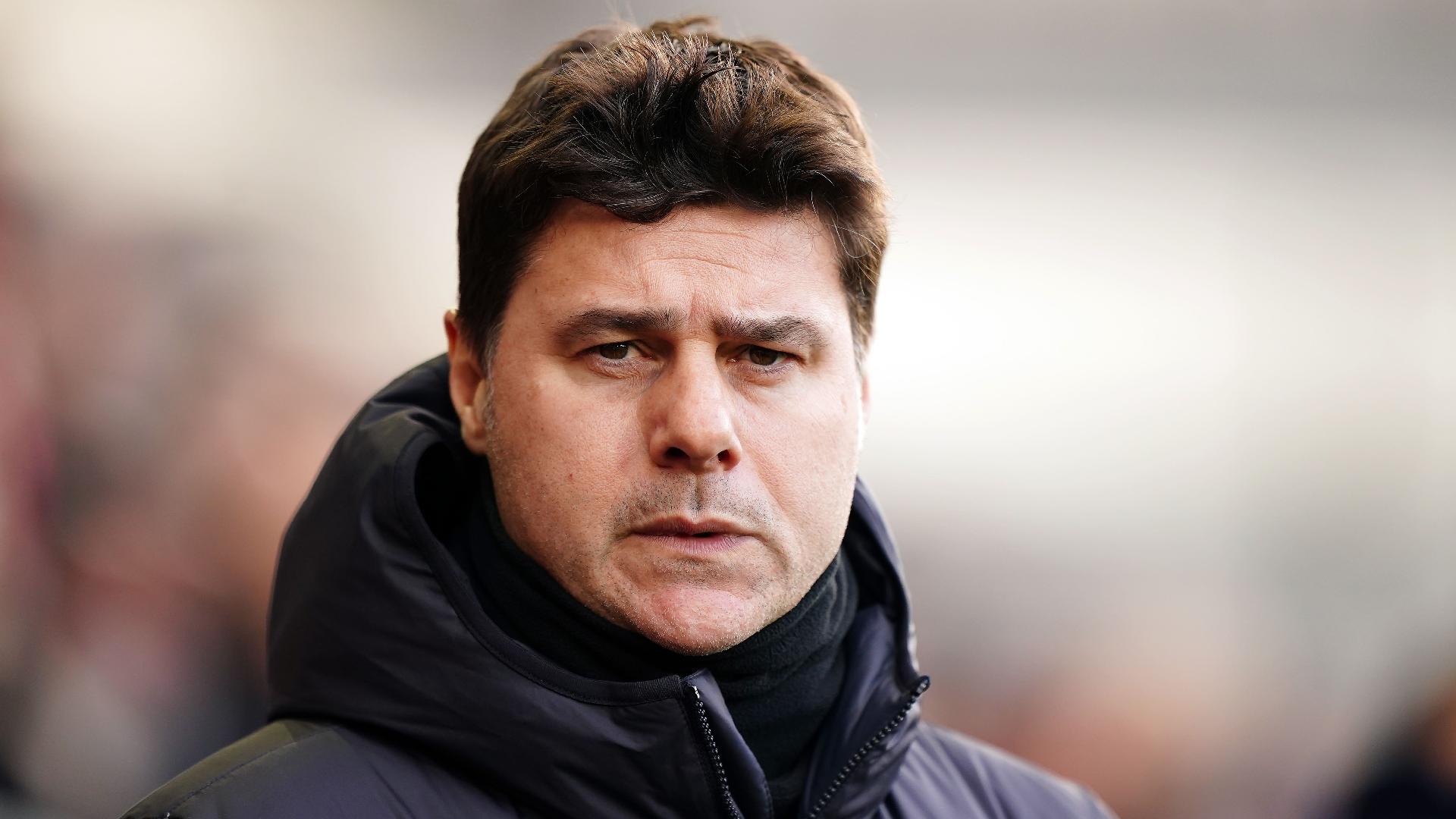 Neville: Sacking Poch would be mad
