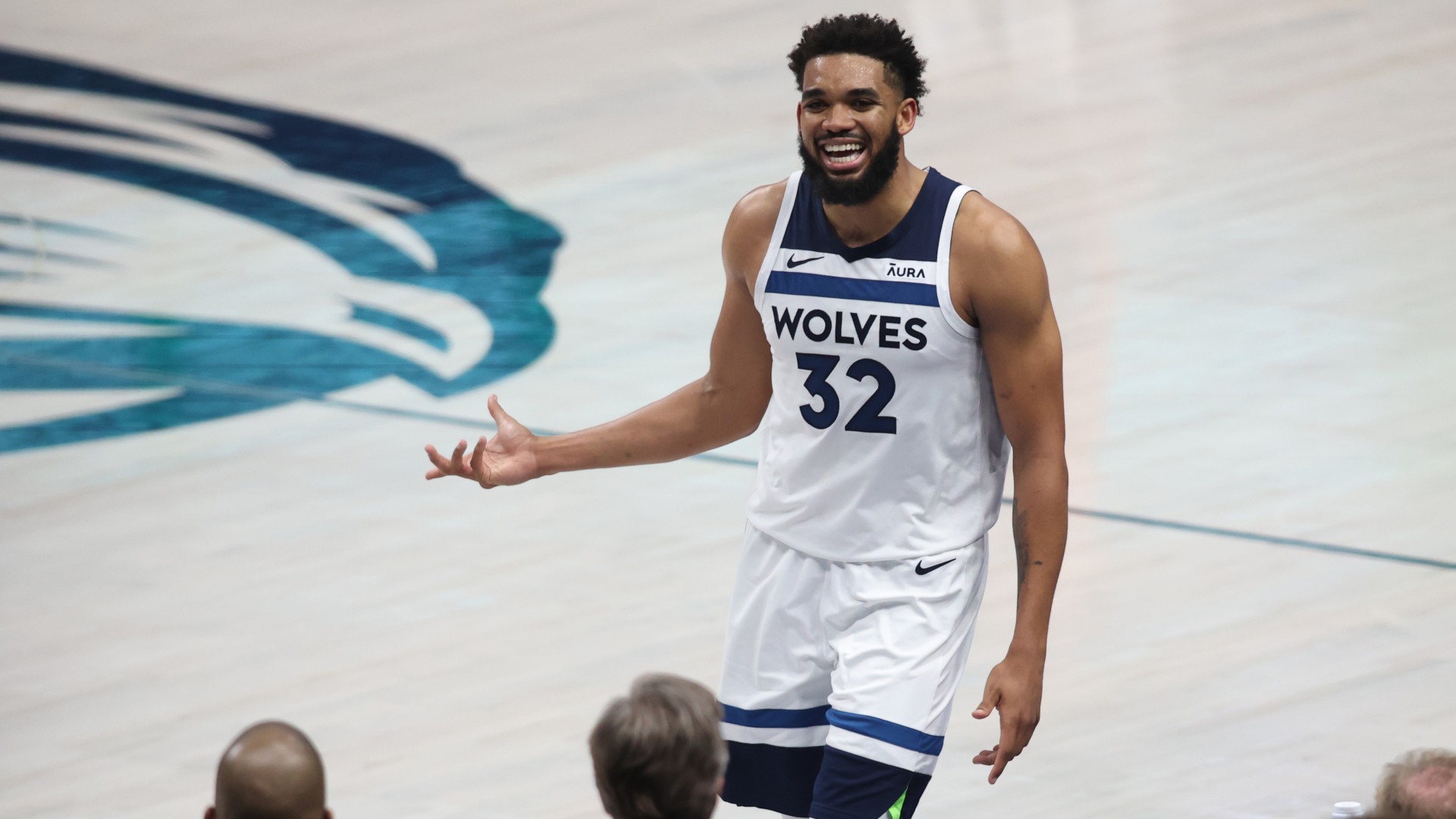 Edwards credits Towns as Wolves win
