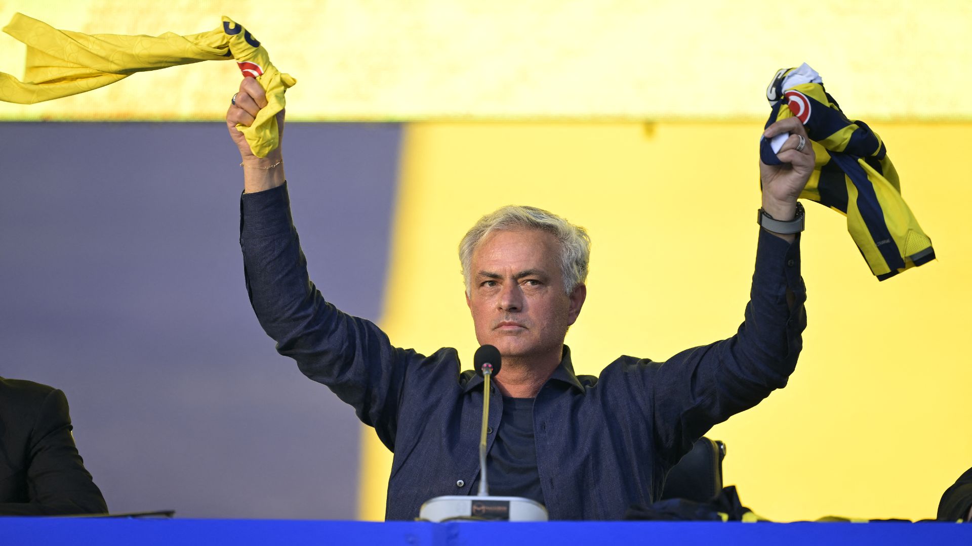 Mourinho addresses Fenerbahce fans