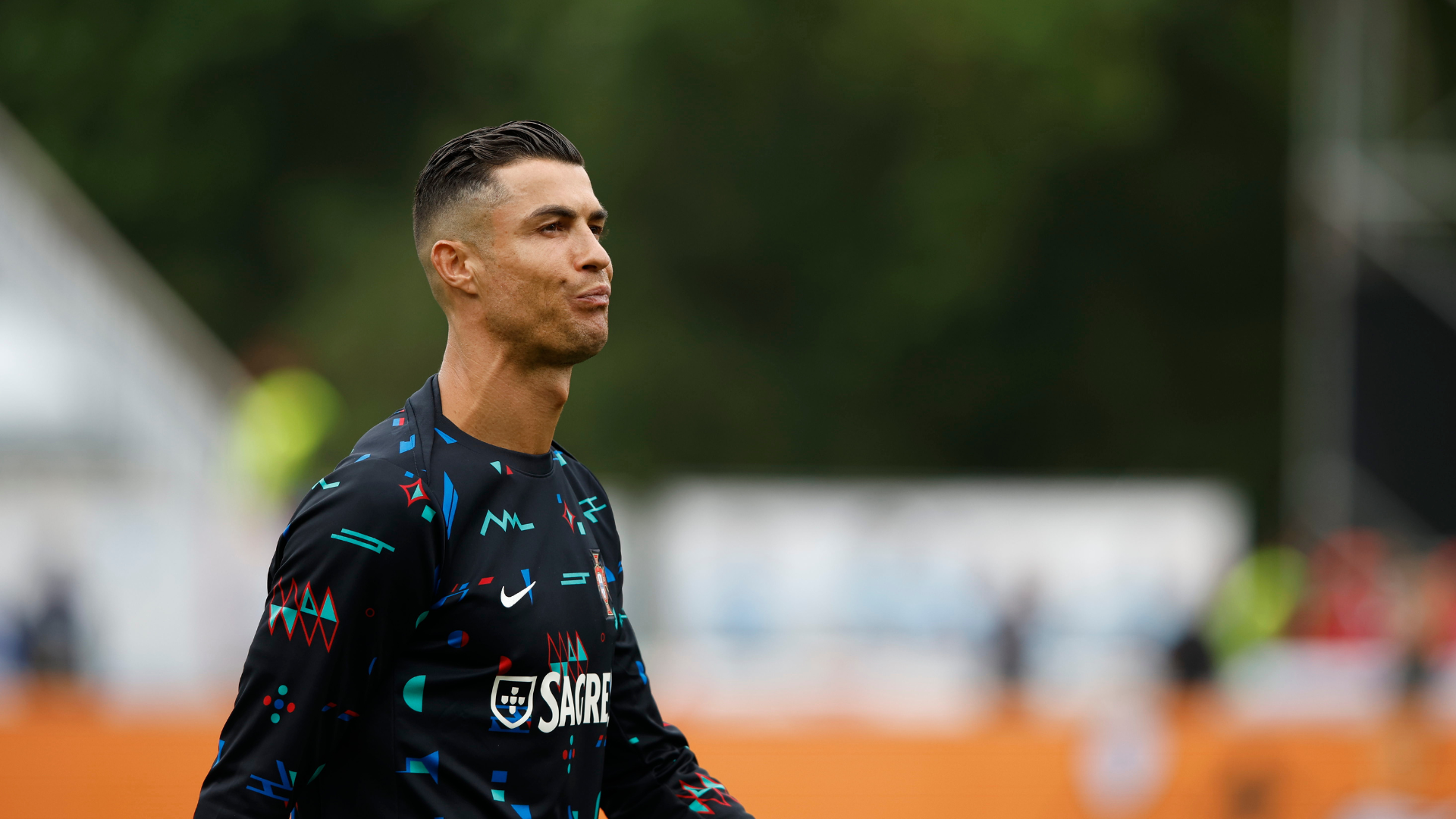 Tin nóng EURO 12/6: Ronaldo xác nhận giải nghệ; HLV Ten Hag rời Man Utd dẫn dắt ĐT Hà Lan