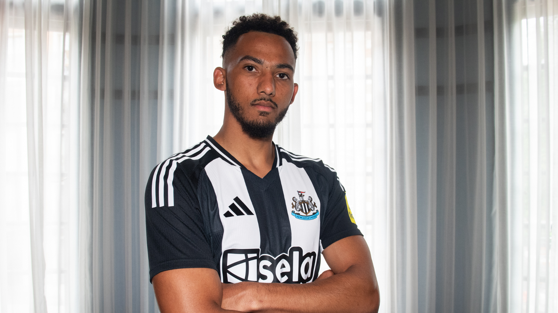 Newcastle confirm Kelly signing