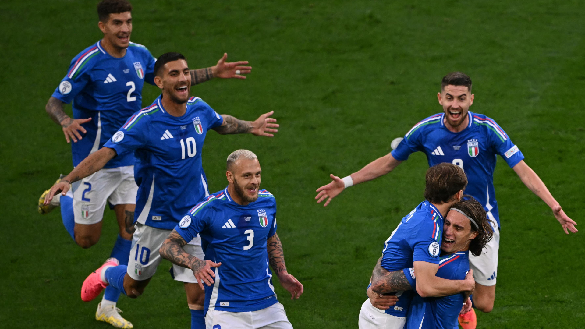 Report: Italy 2-1 Albania