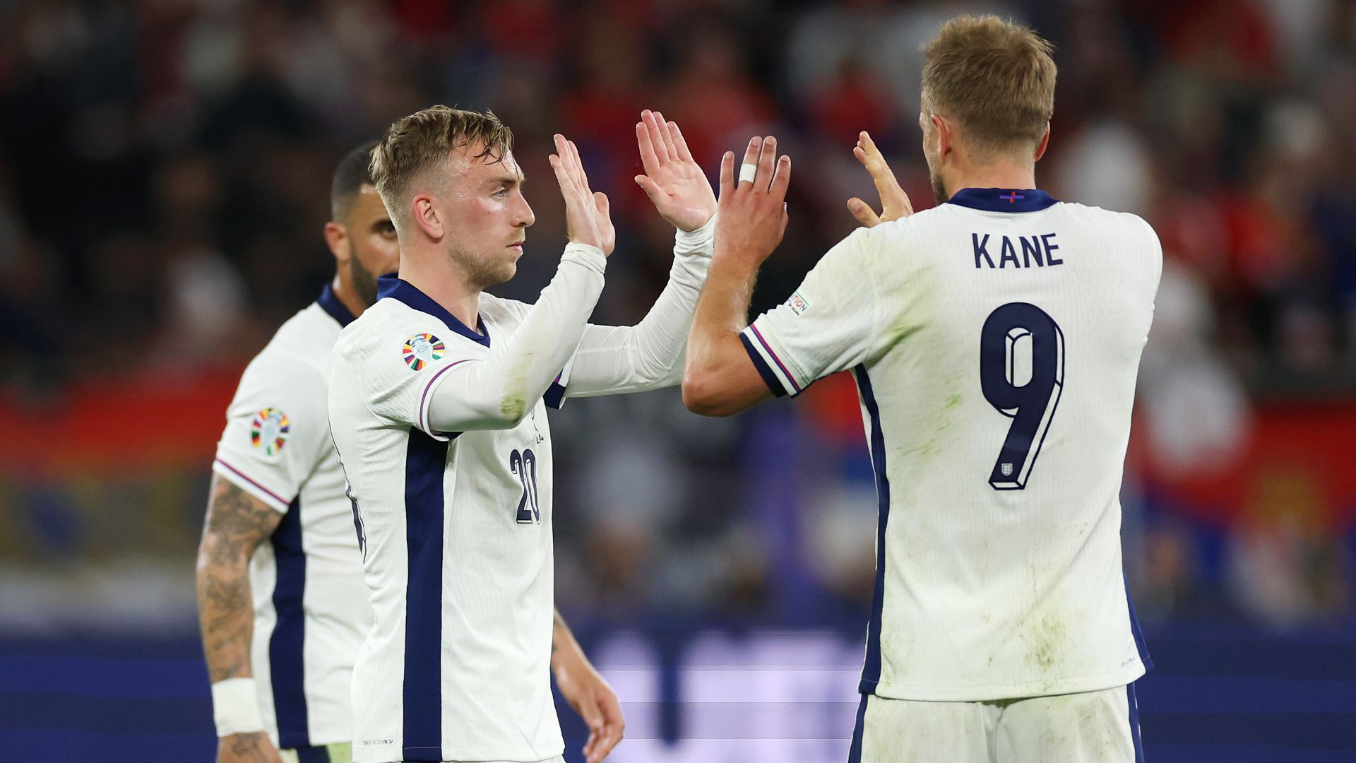 Bowen defends 'incredible' Kane