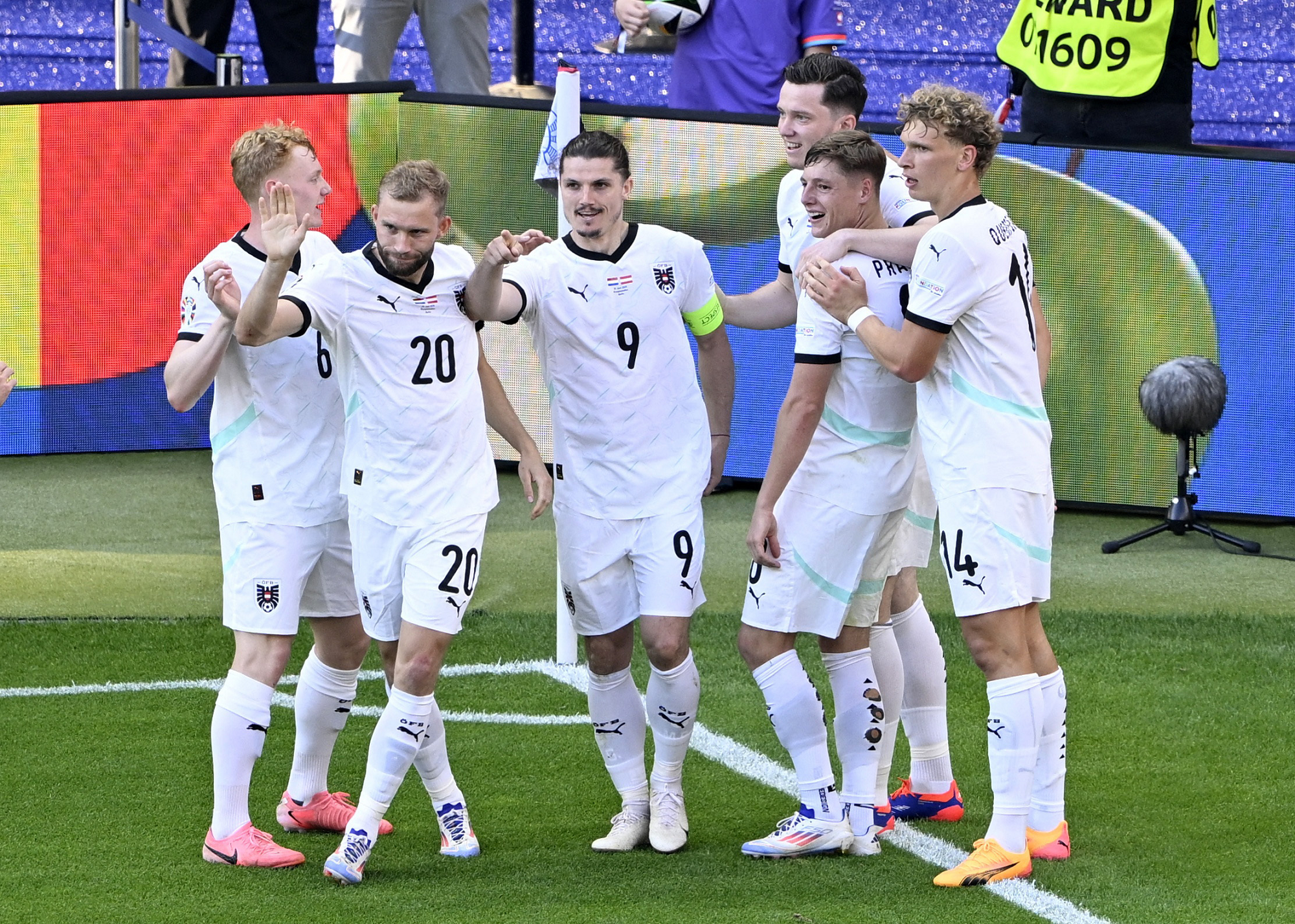 النمسا تهزم هولندا وتتأهل متصدرة للمجموعة الرابعة