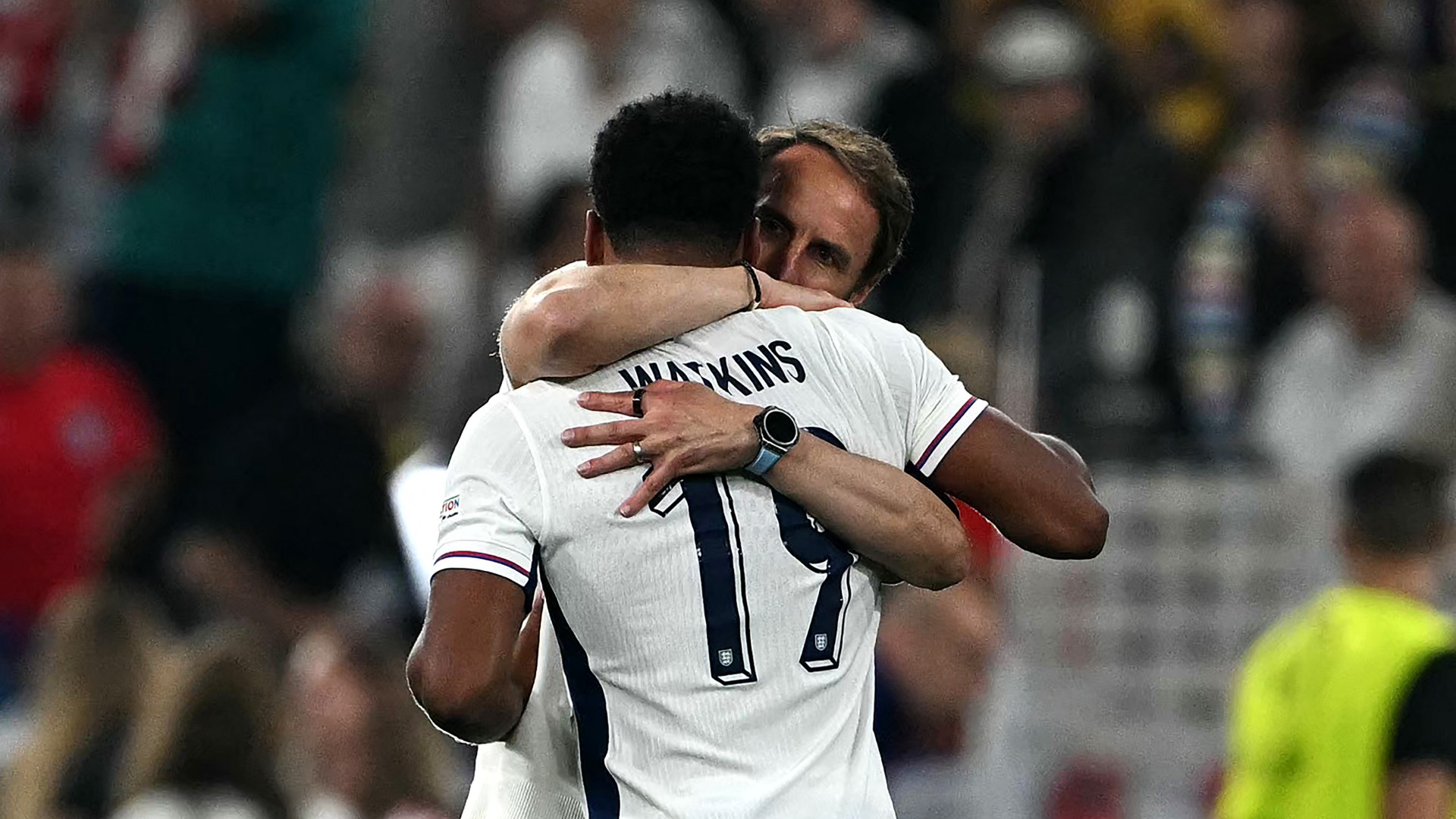 England reach Euros final
