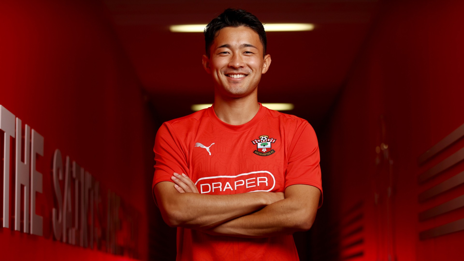 Sugawara signs for Southampton