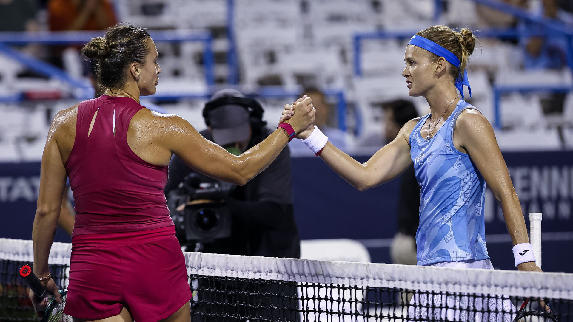 Bouzkova upsets Sabalenka