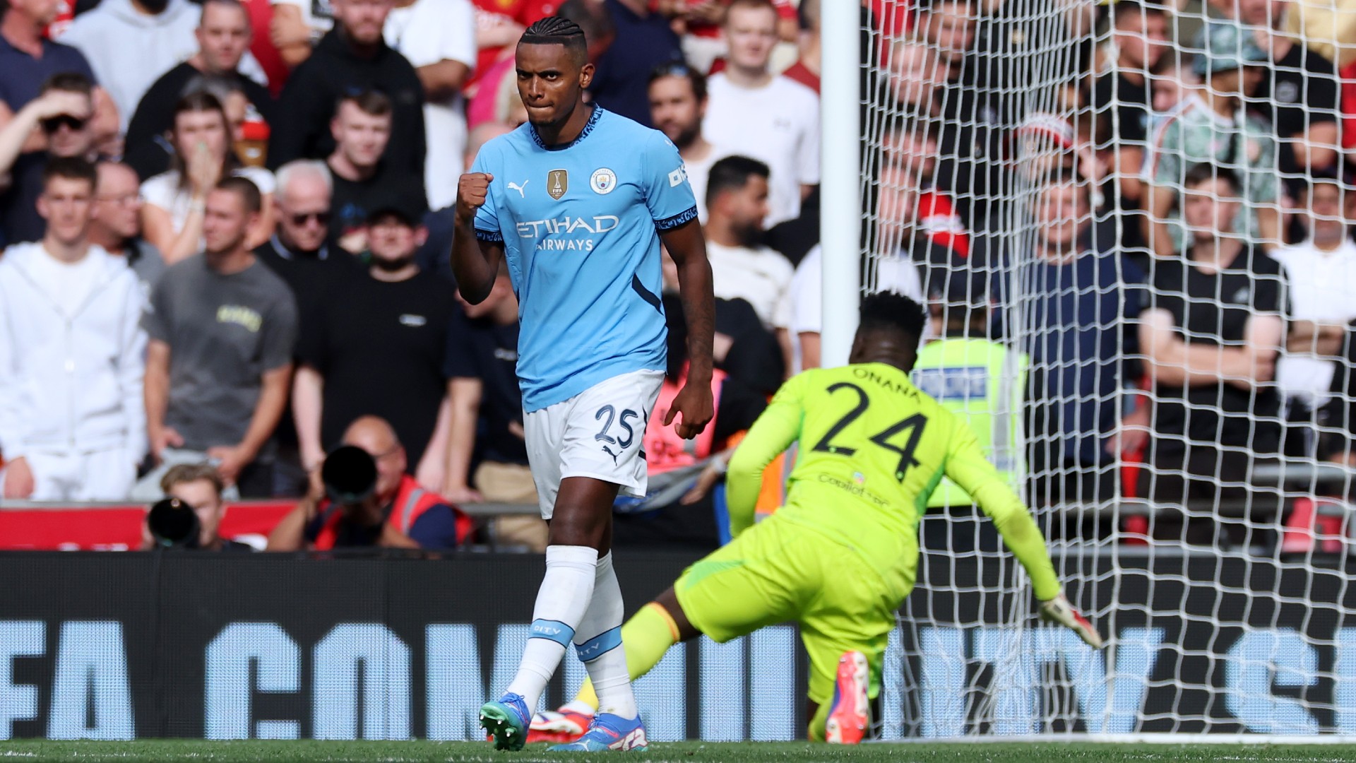 Man City 1-1 Man Utd (7-6 pens)