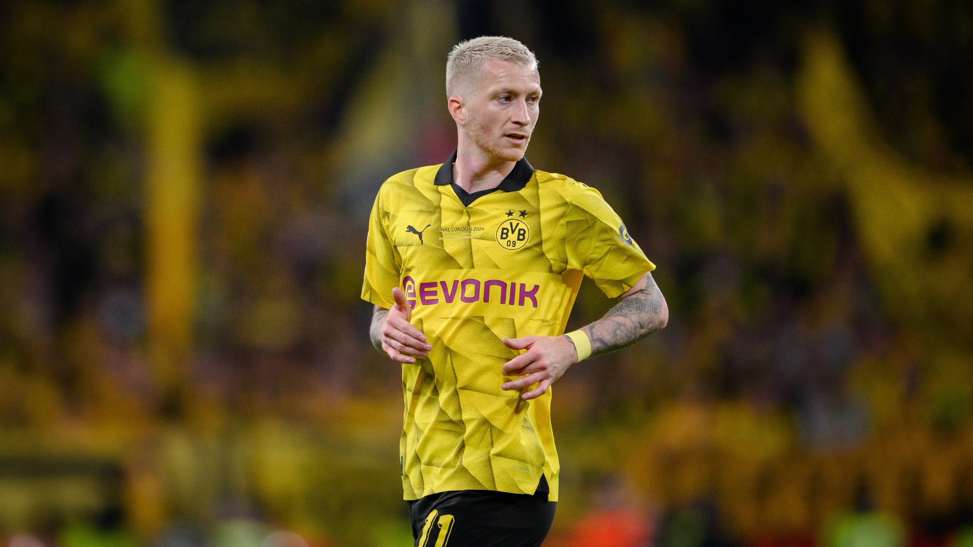 Reus completes LA Galaxy move