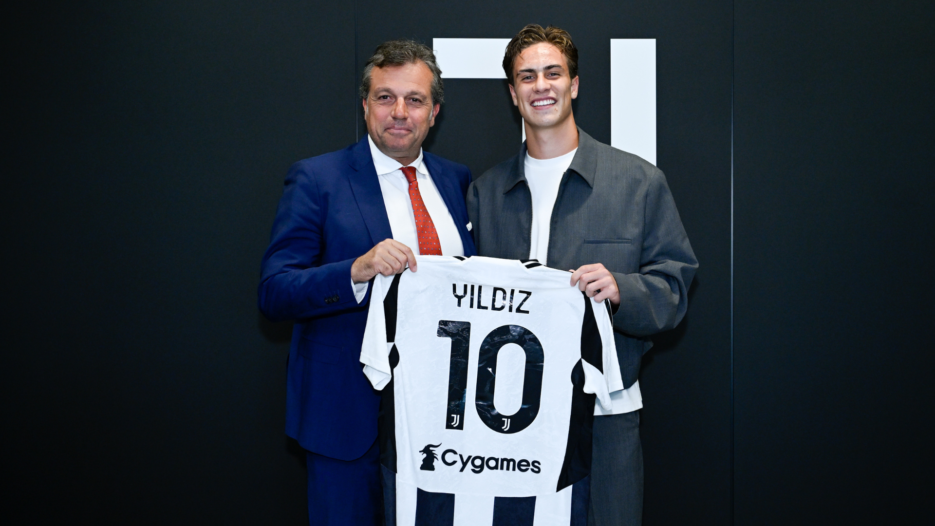 Yildiz extends Juventus stay