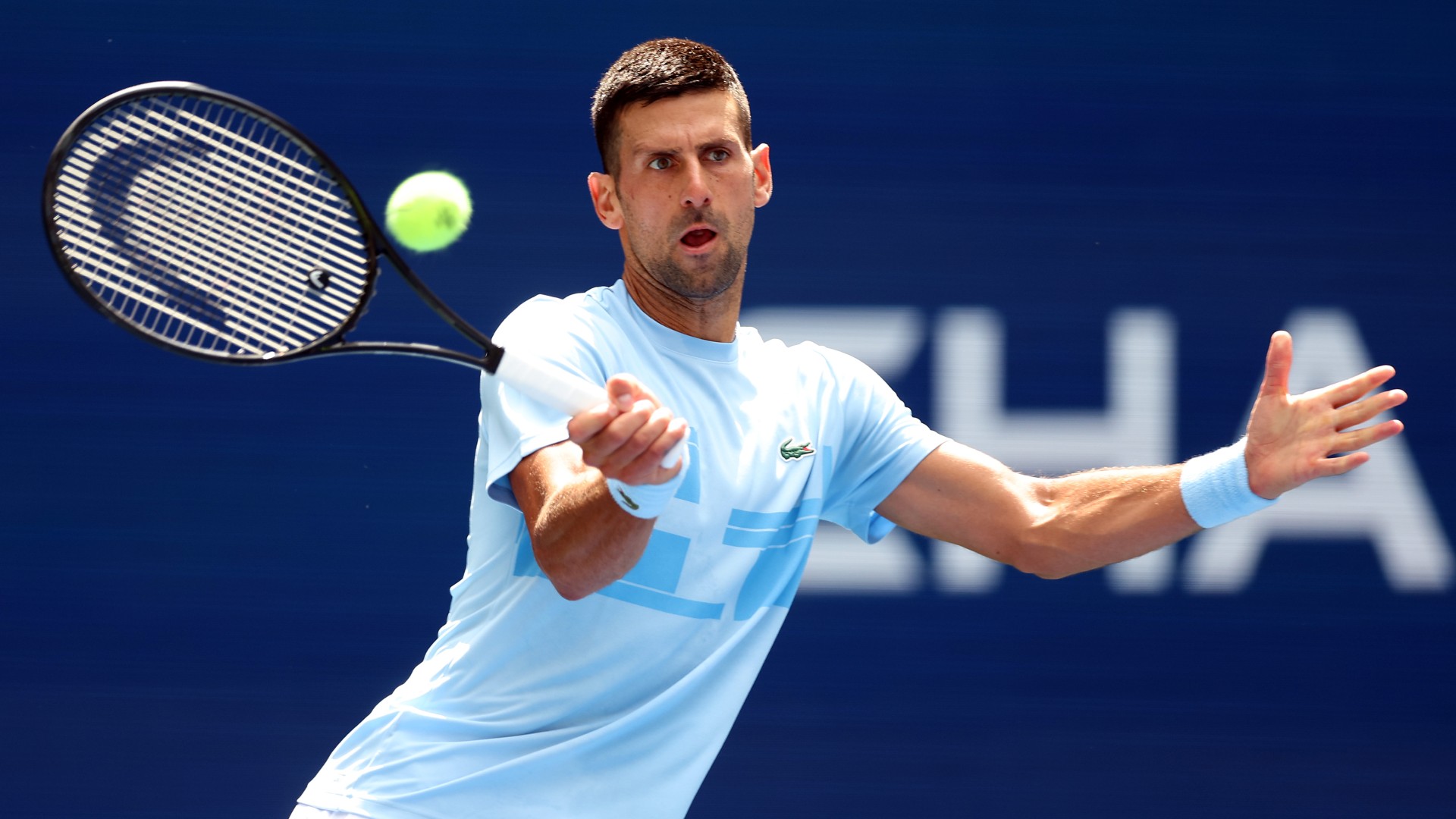 Djokovic wins in straight sets