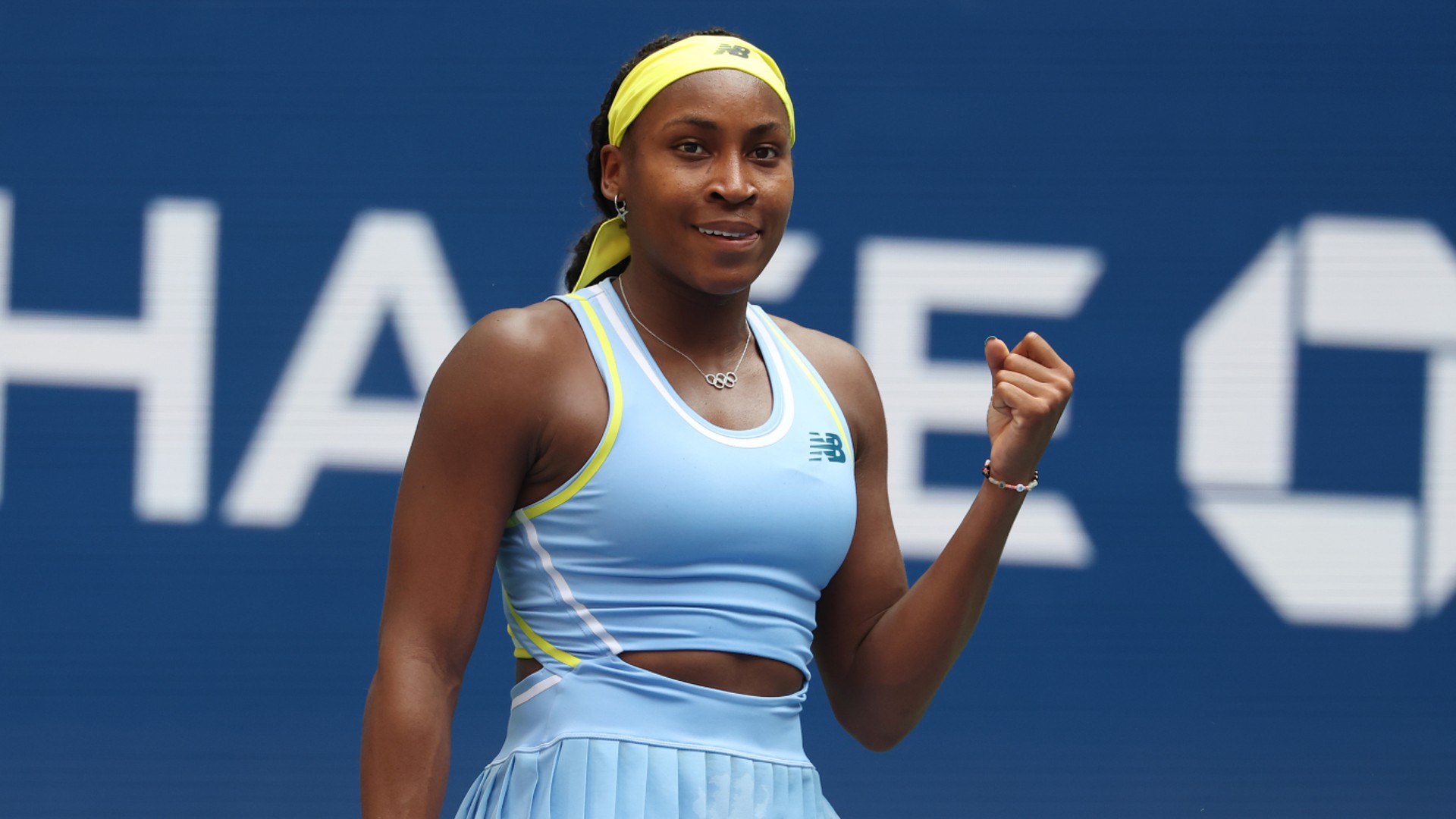 Gauff through to round three