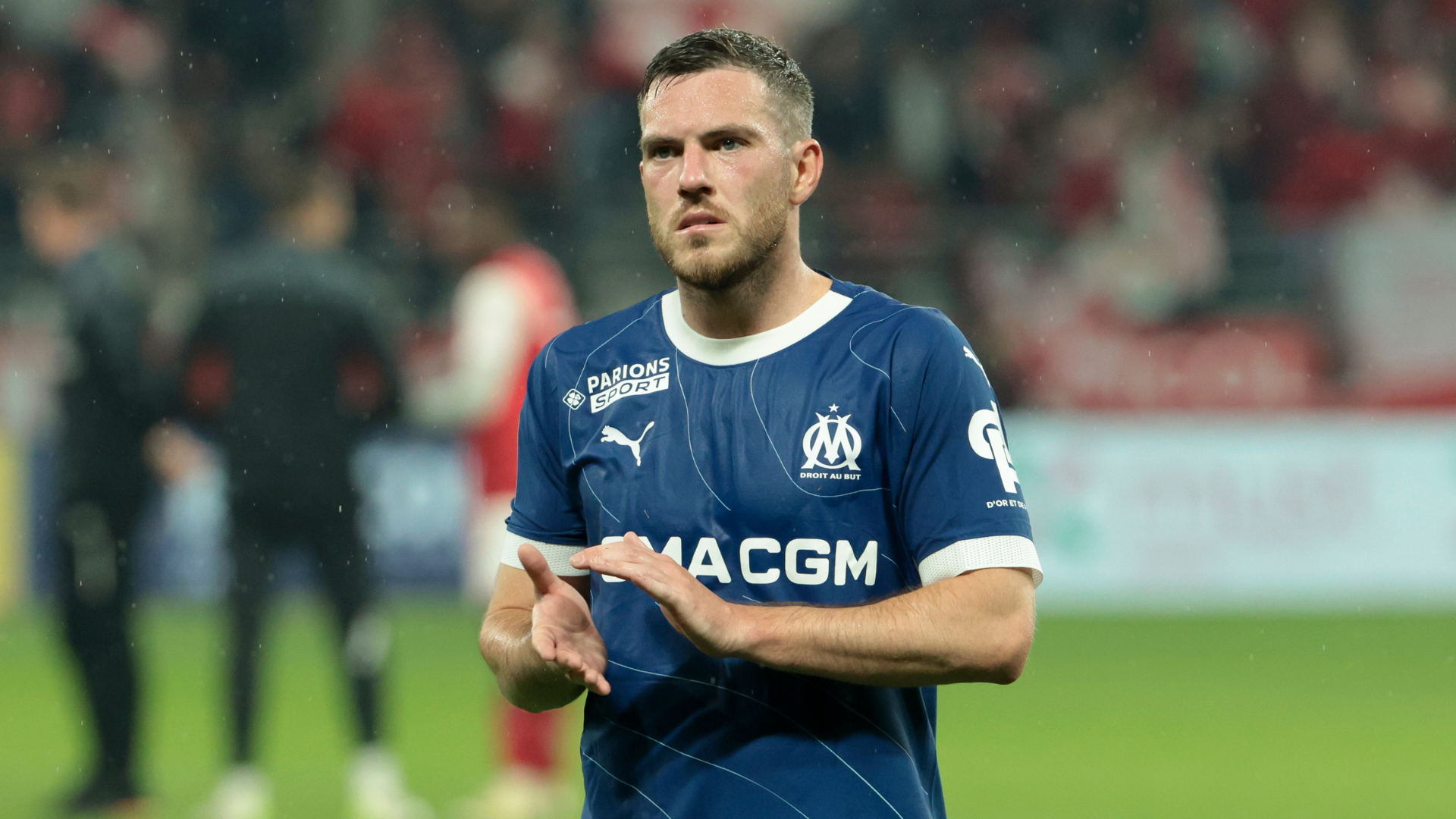 Veretout completes Lyon move