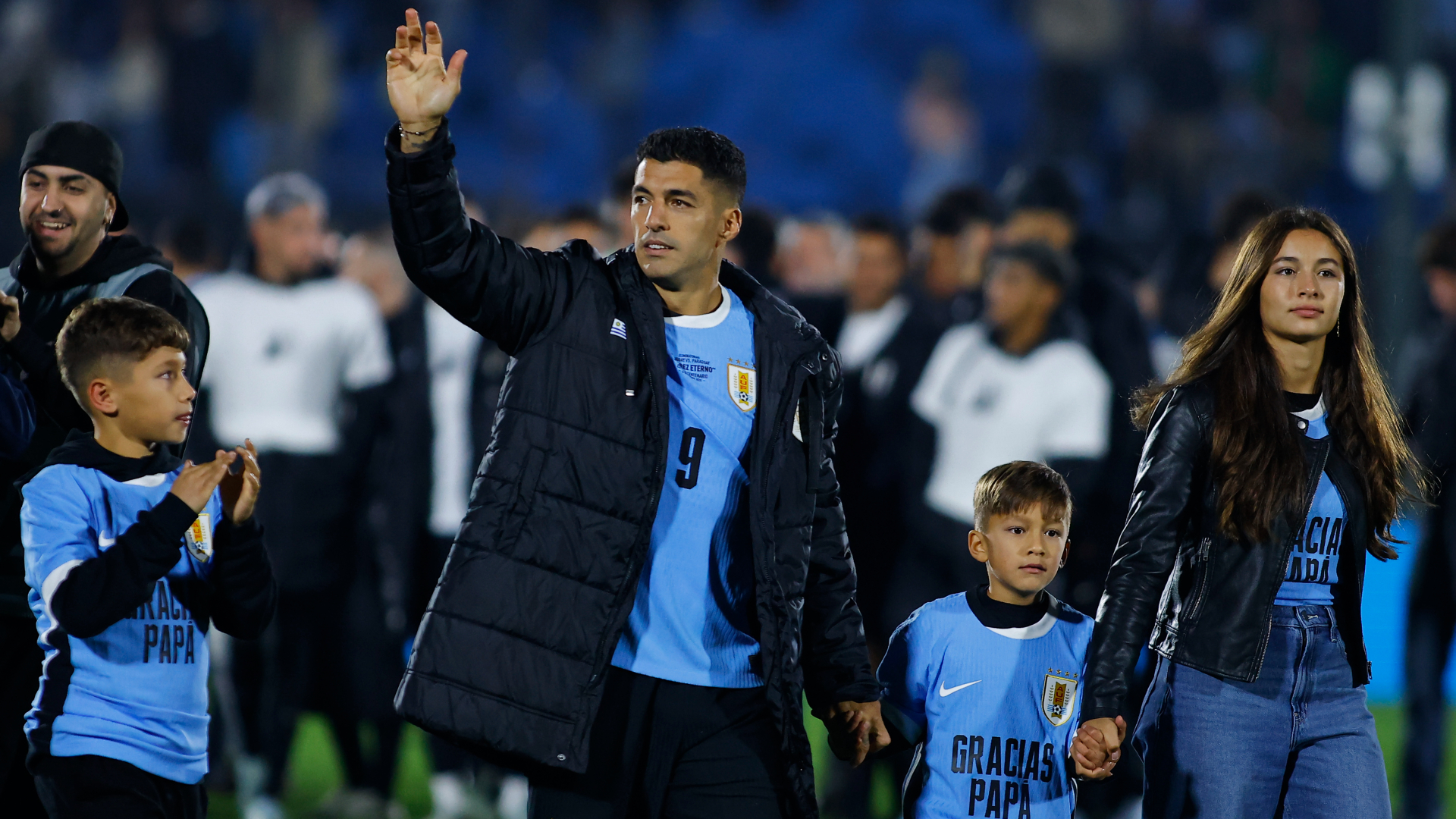 Suarez enjoys Uruguay send-off