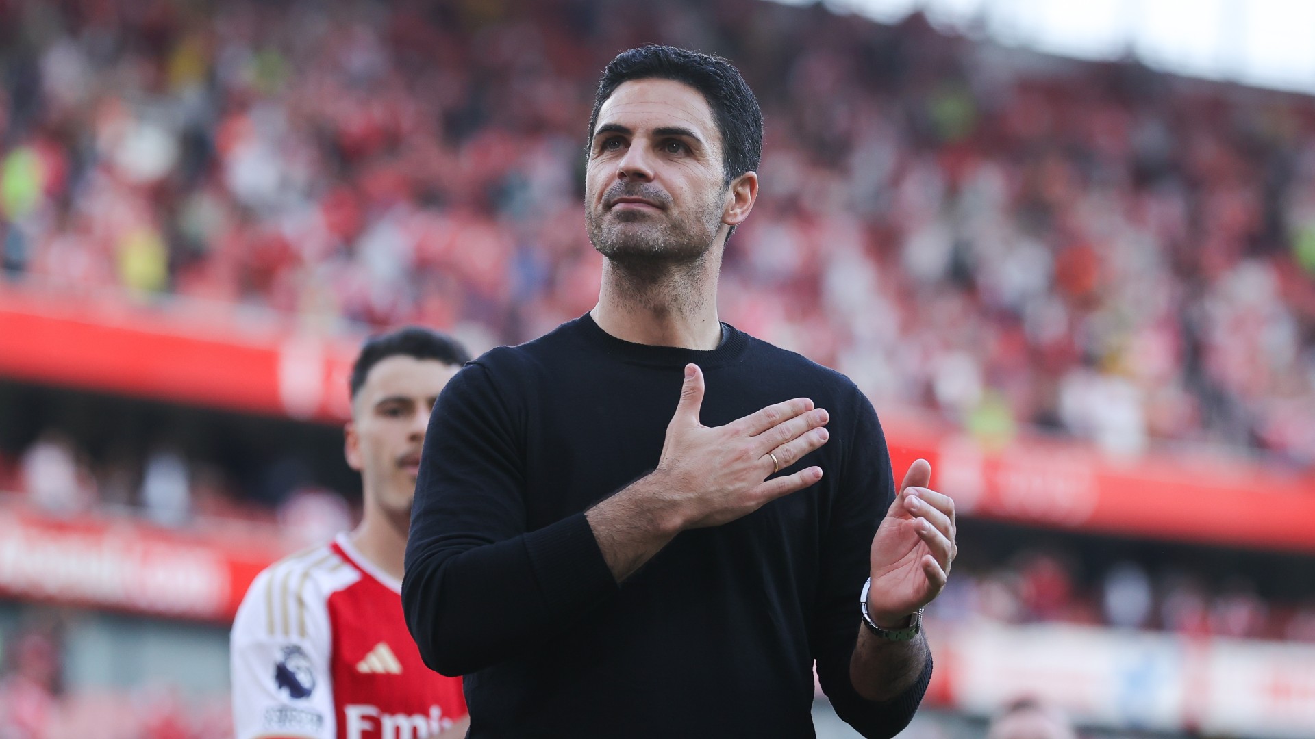 Arteta pens long-term Arsenal deal