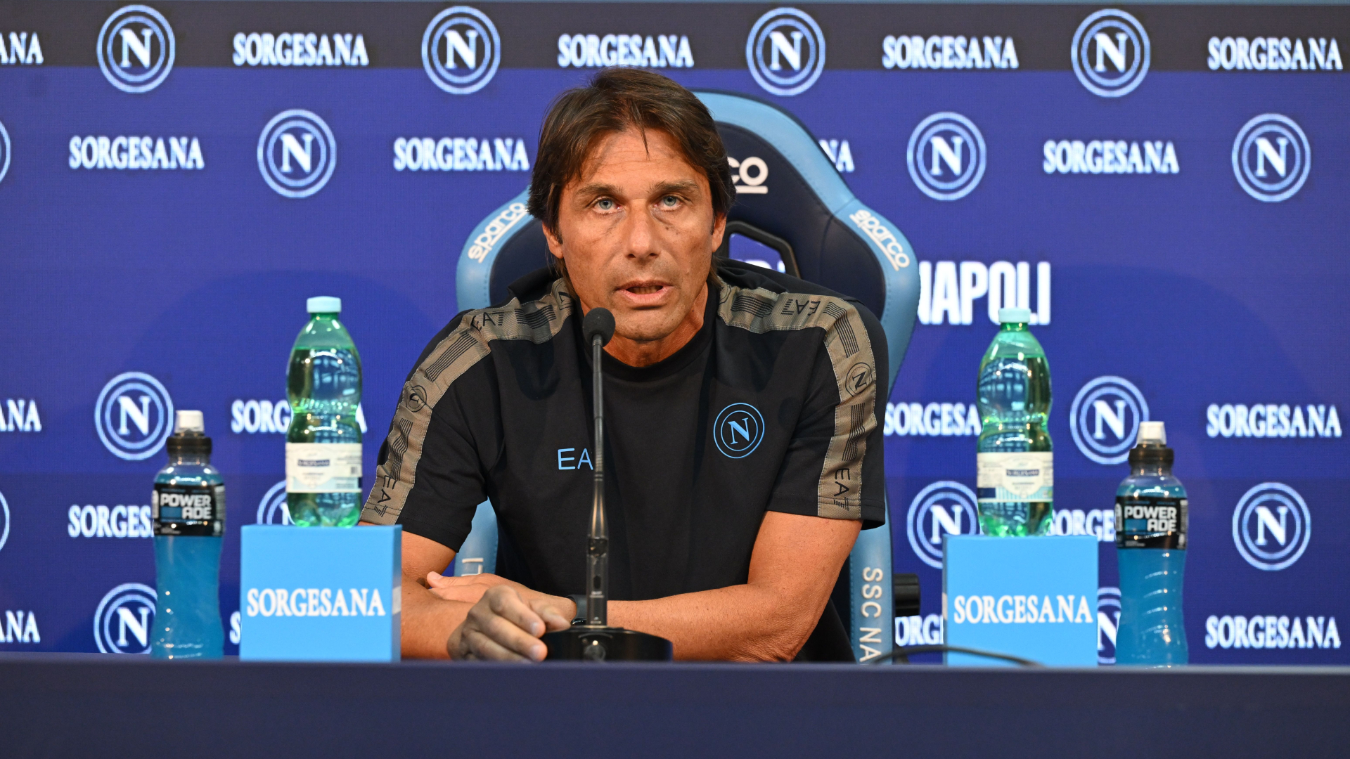 Conte demands hard work from Napoli