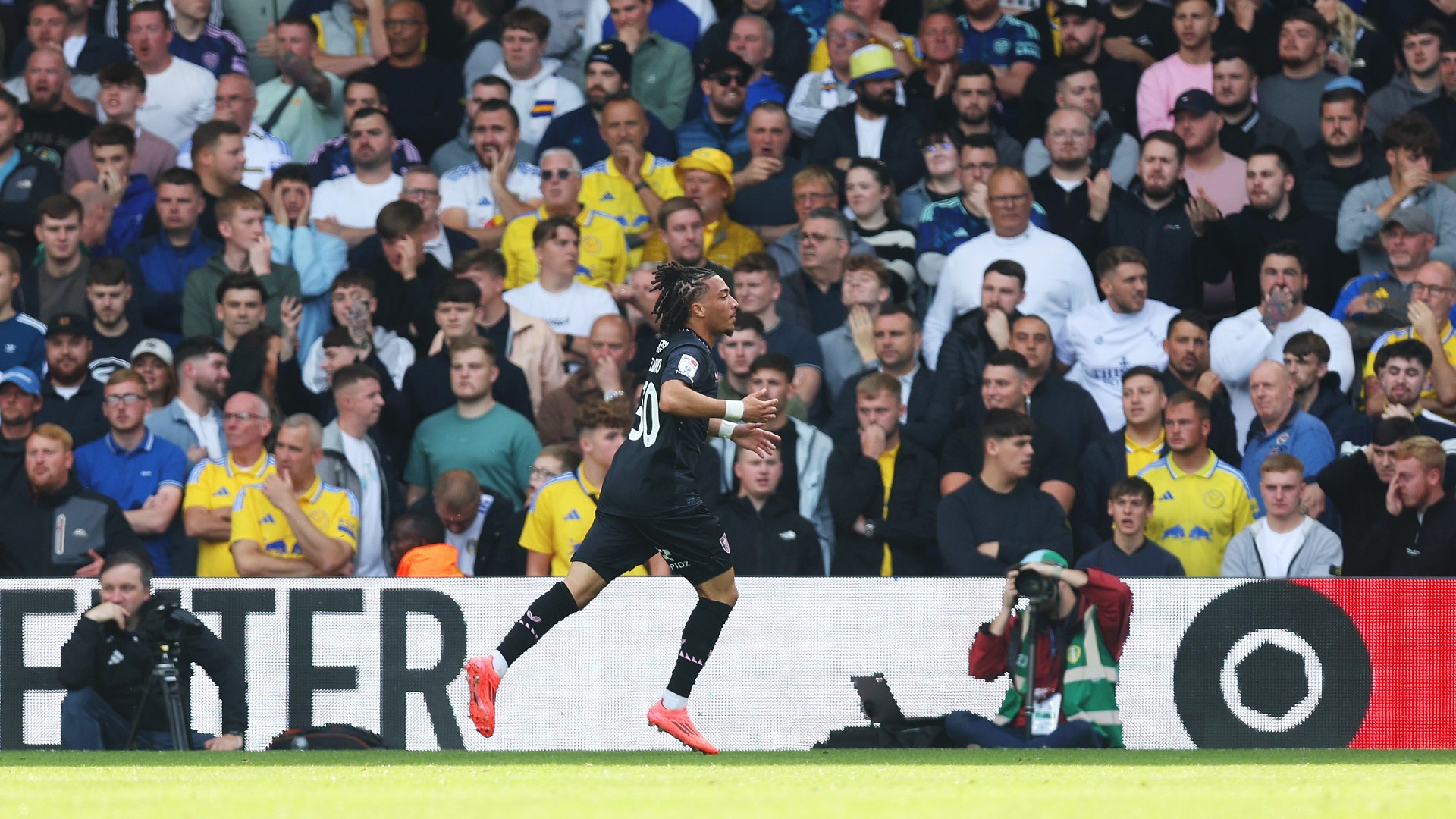 Burnley beat Leeds at Elland Road