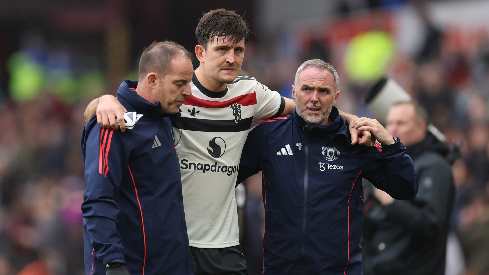 Maguire out for 'a few weeks'