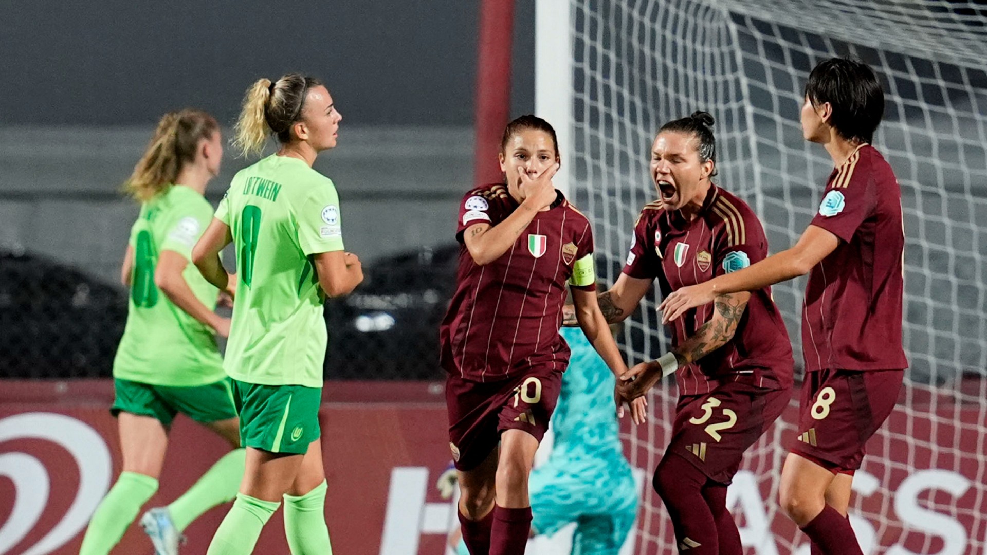 Lyon start strong in UWCL