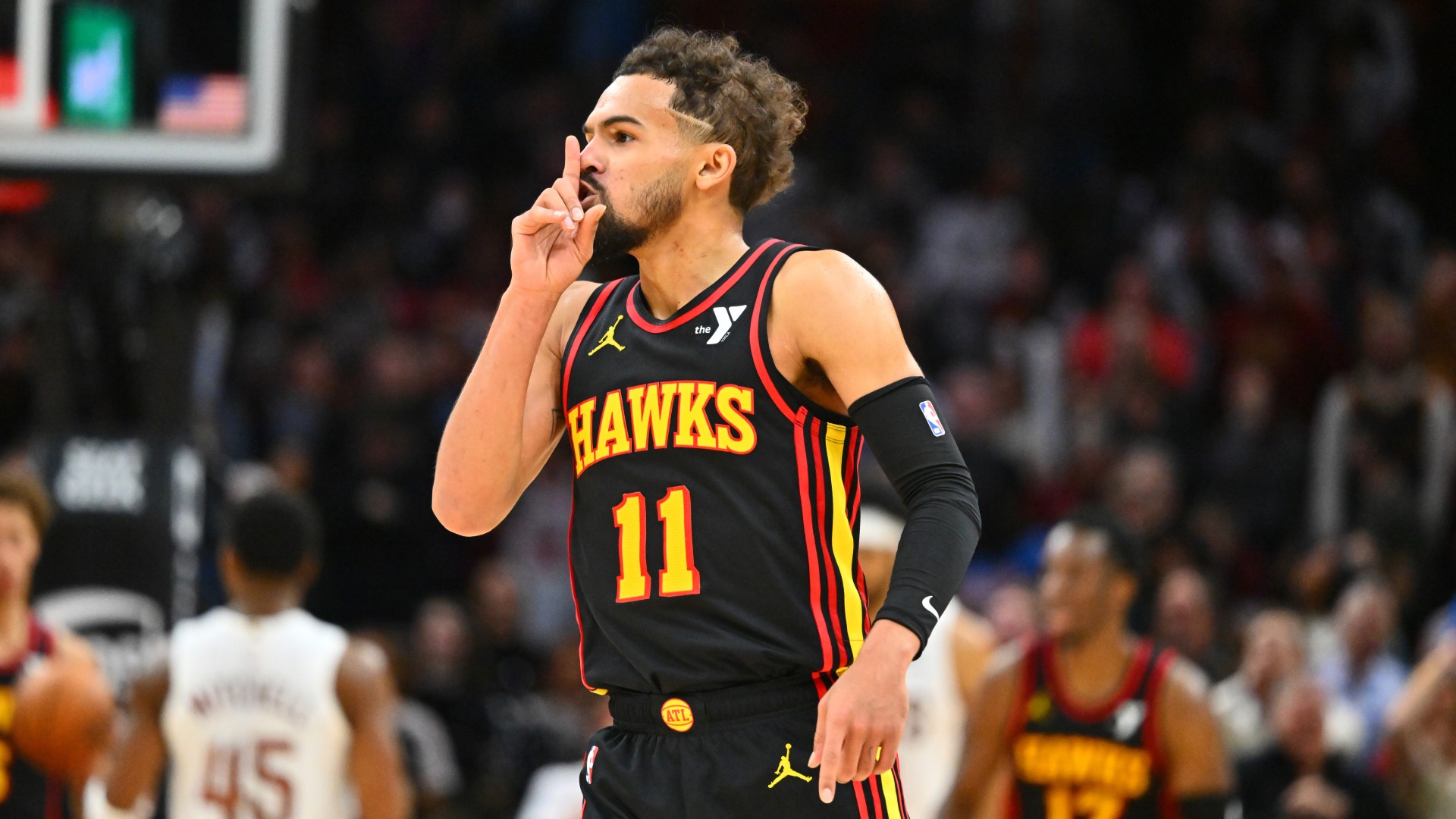 Young has 22 assists as Hawks win