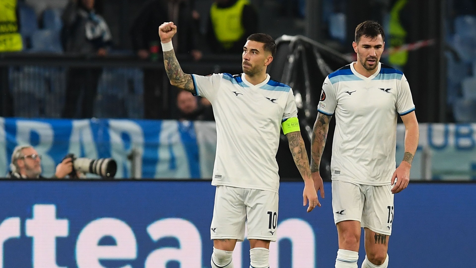 Lazio reach Europa League last 16