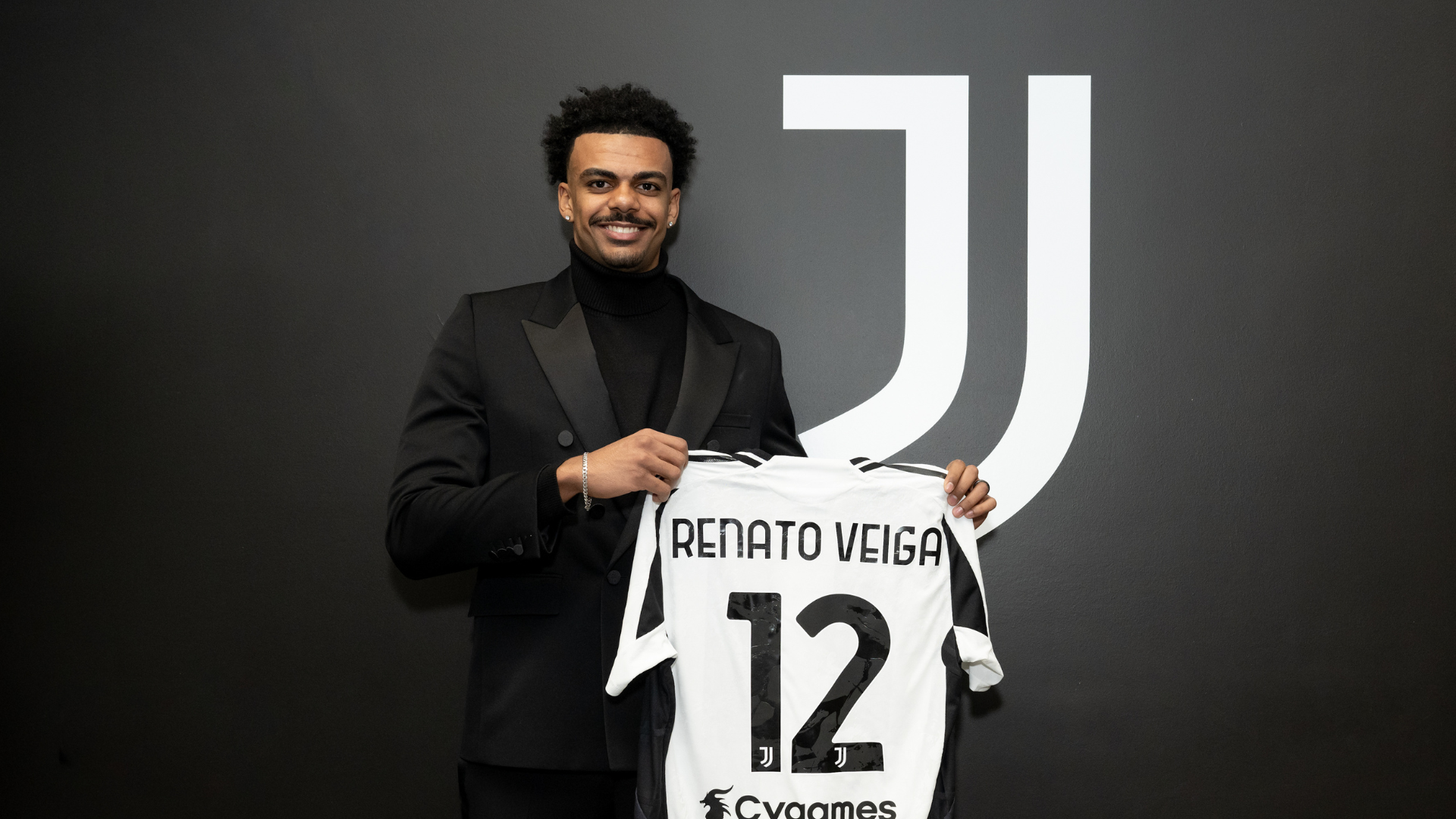 Veiga seals Juventus loan switch